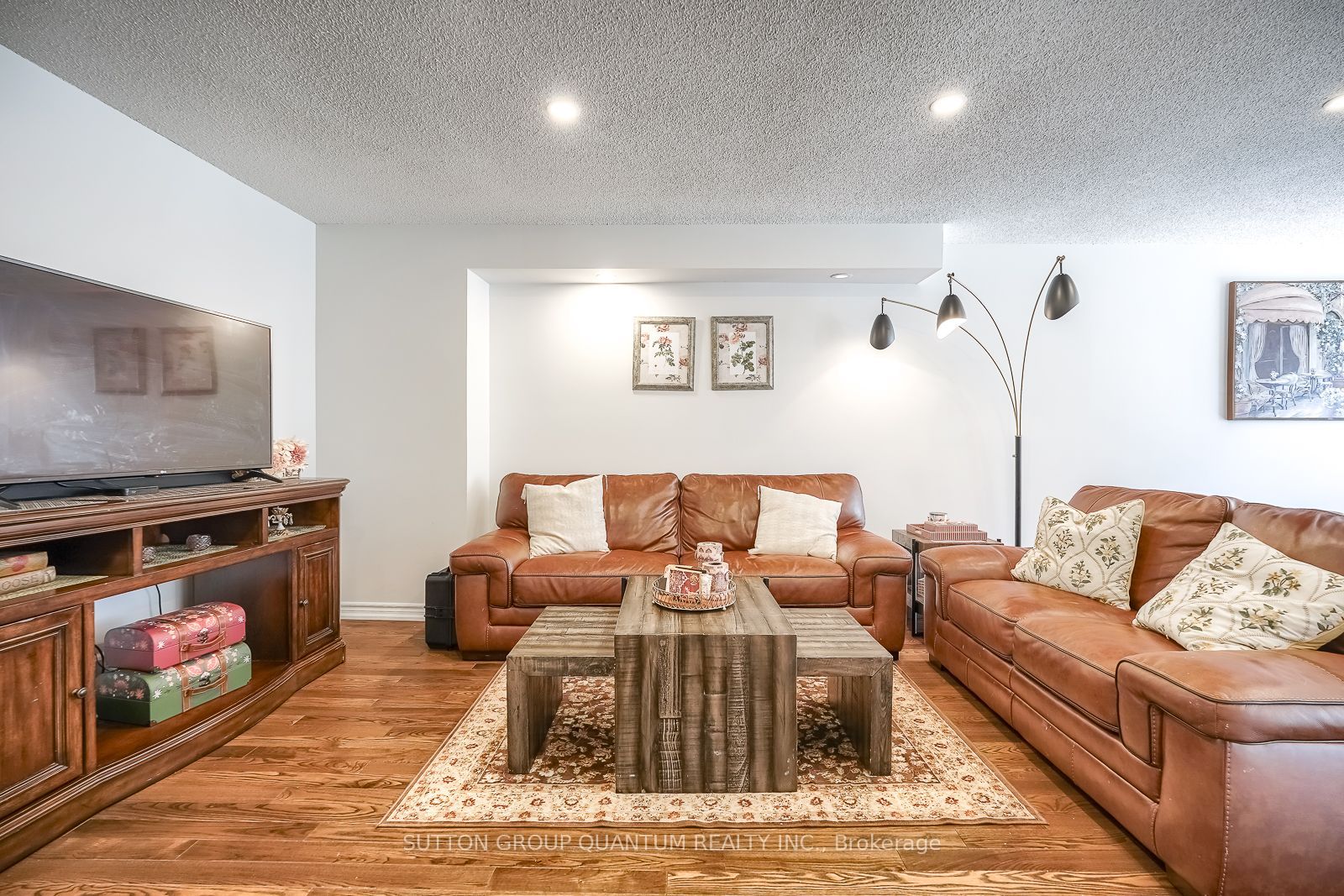 1279 Hedgestone Crescent S Property Photo 15