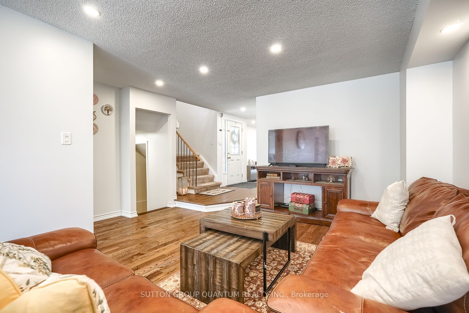 1279 Hedgestone Crescent S Property Photo 17