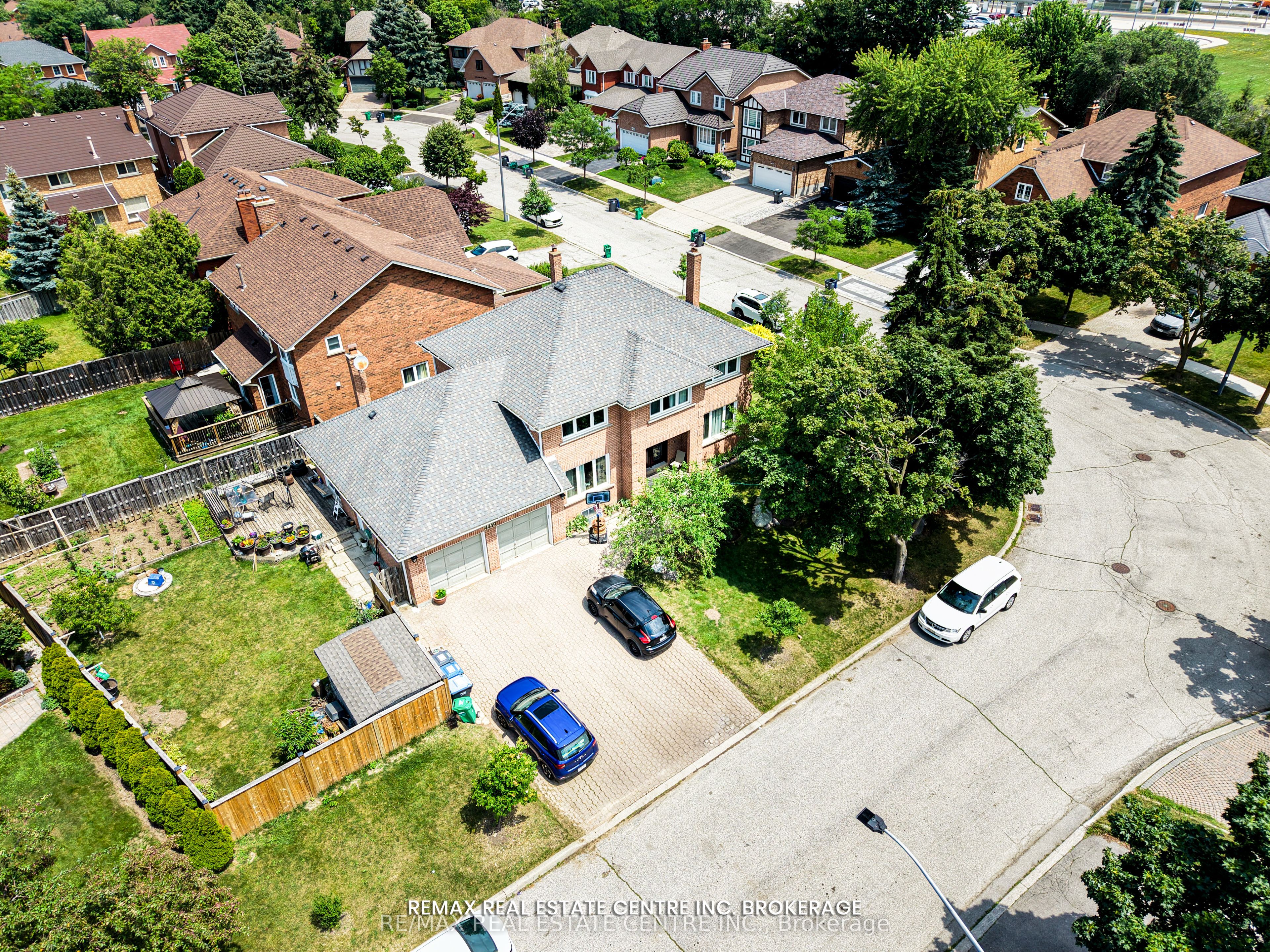 4449 Idlewilde Crescent Property Photo 6
