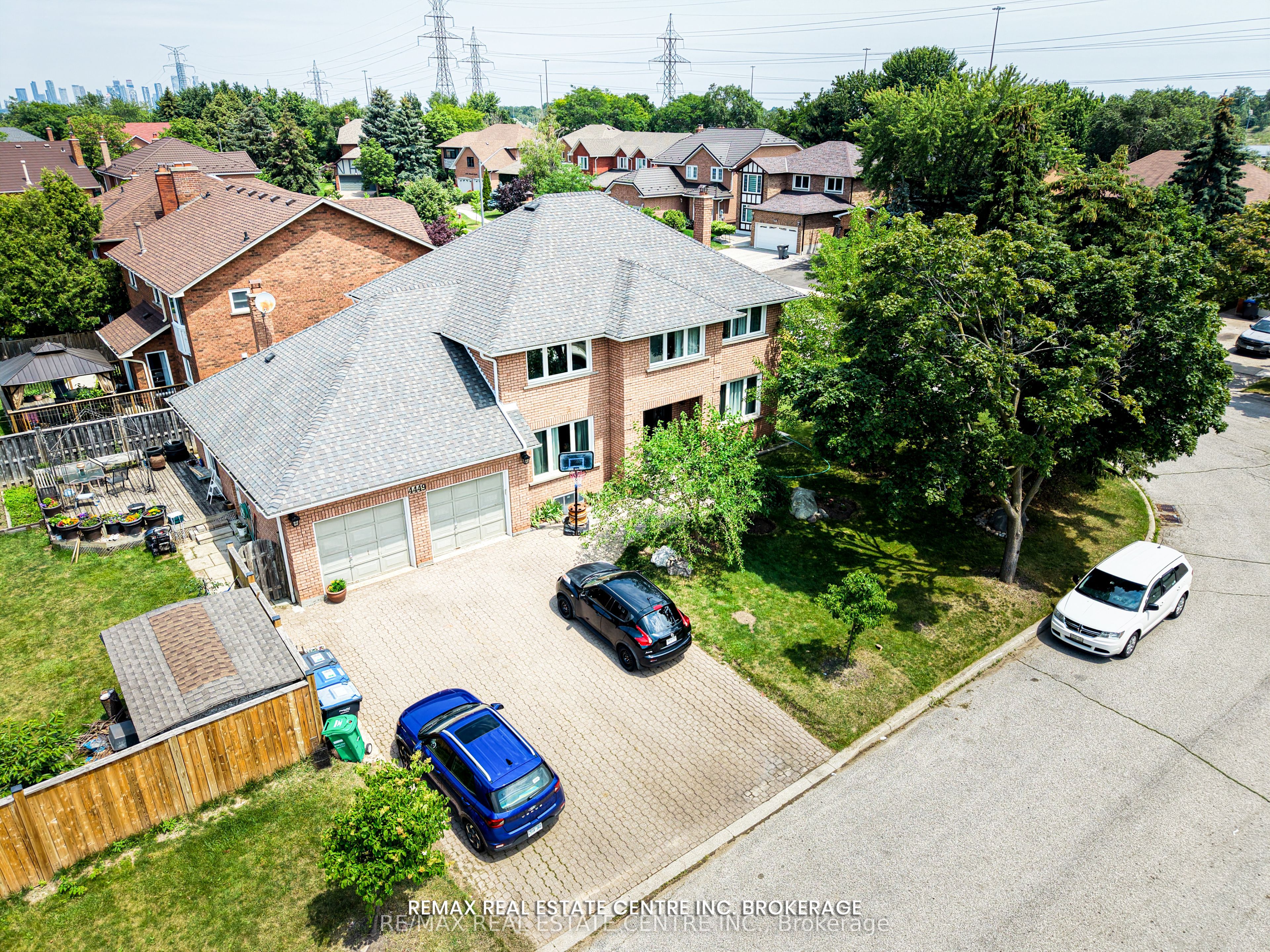 4449 Idlewilde Crescent Property Photo 7