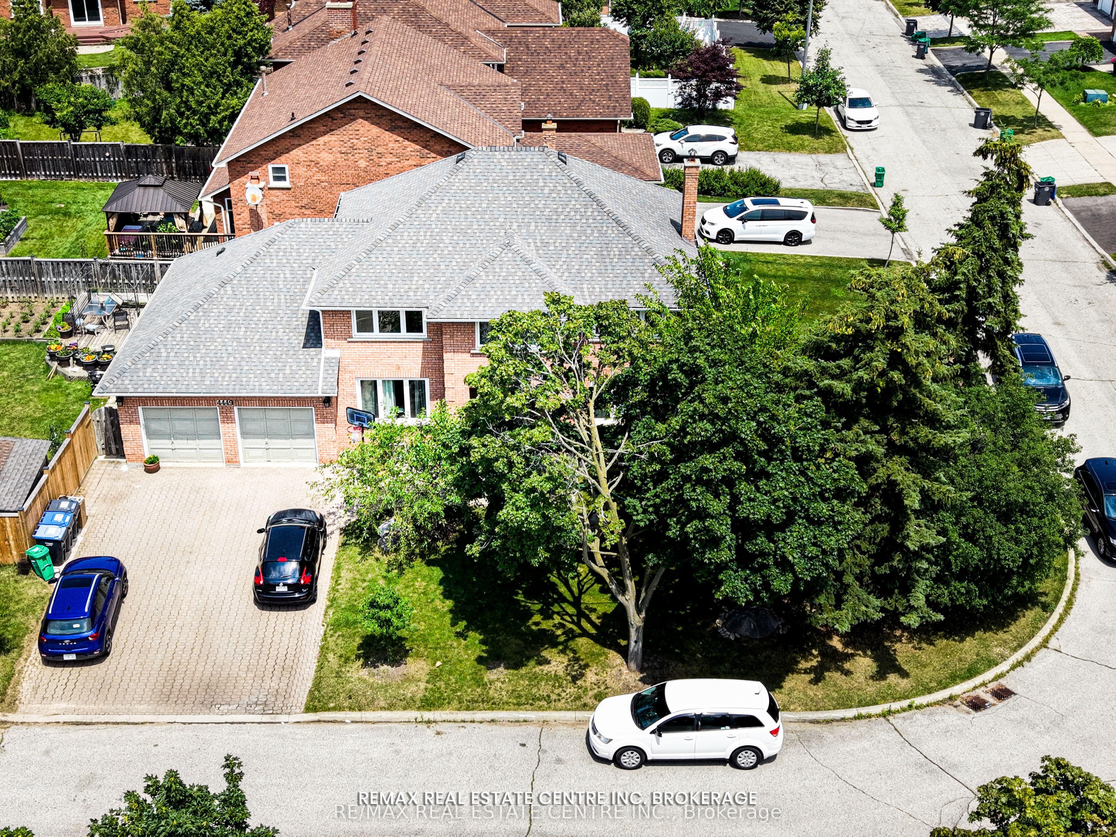 4449 Idlewilde Crescent Property Photo 9