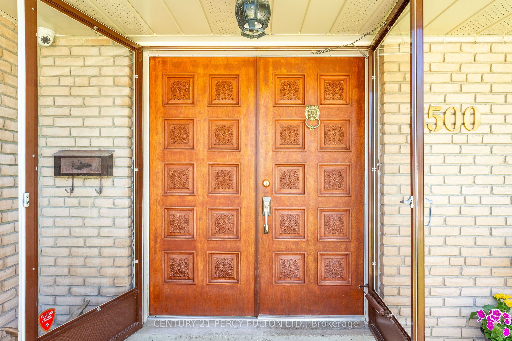 3500 Silverplains Drive Property Photo 2