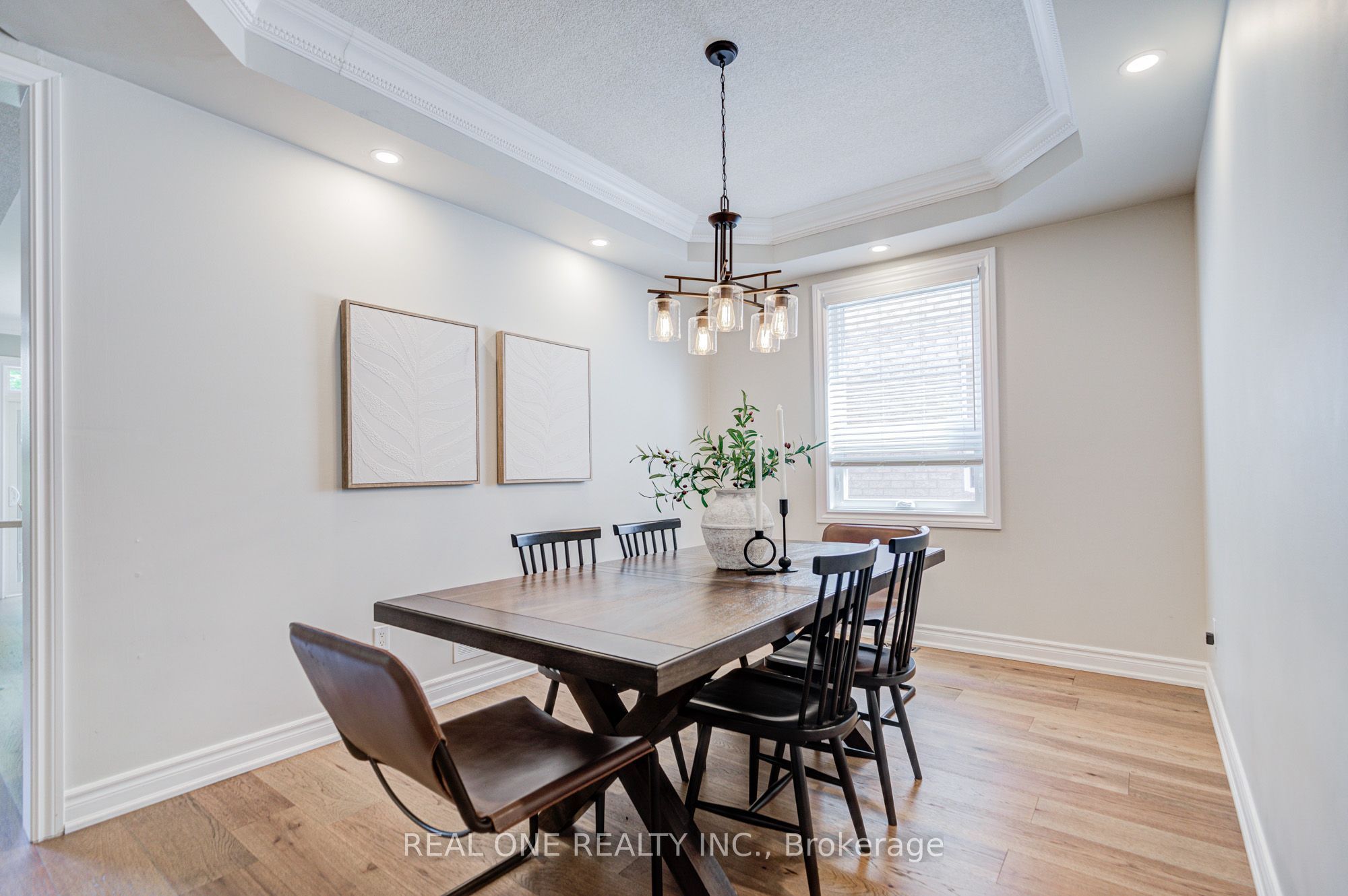 2463 Parkglen Avenue Property Photo 7
