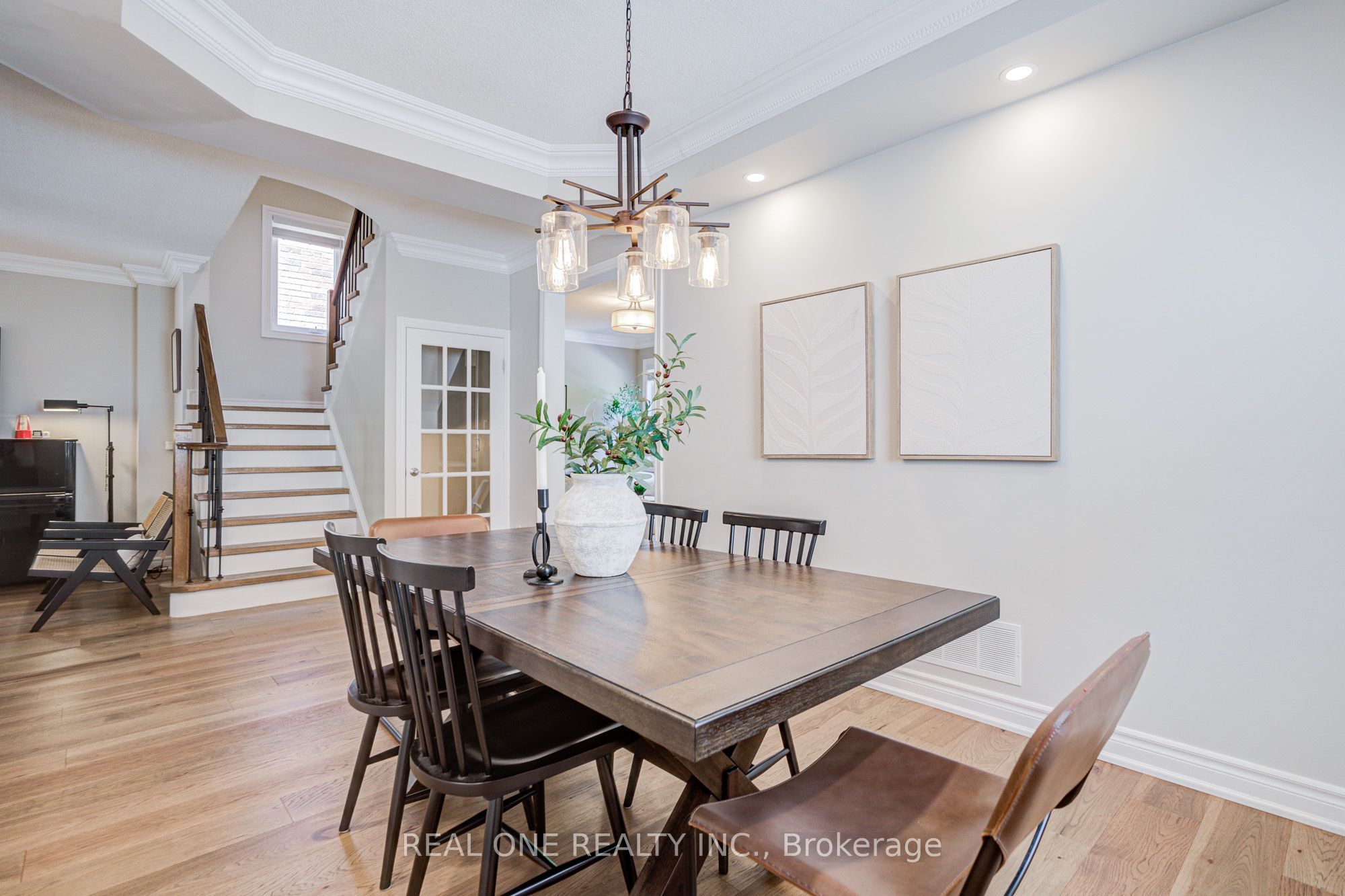 2463 Parkglen Avenue Property Photo 8