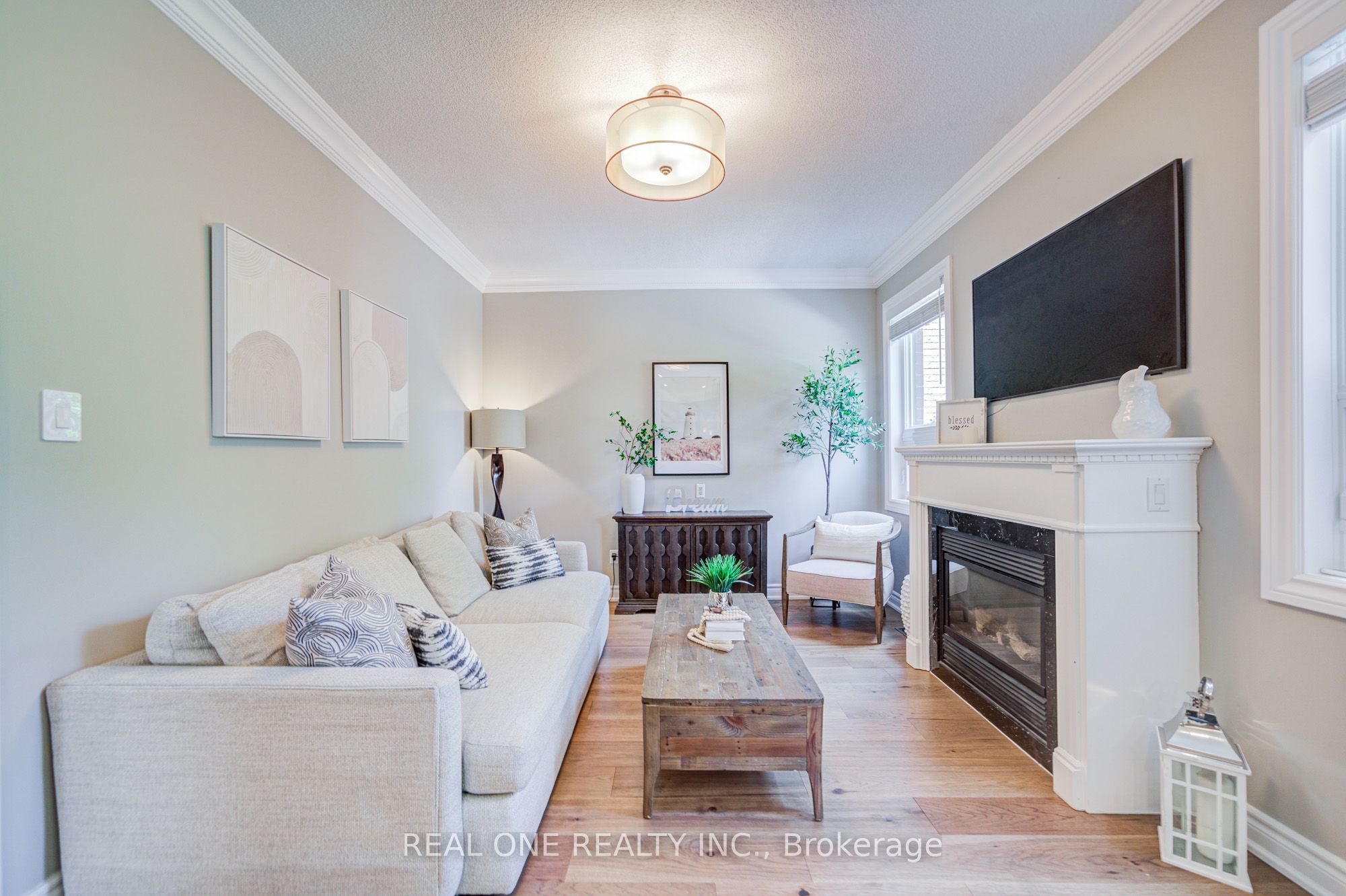 2463 Parkglen Avenue Property Photo 10