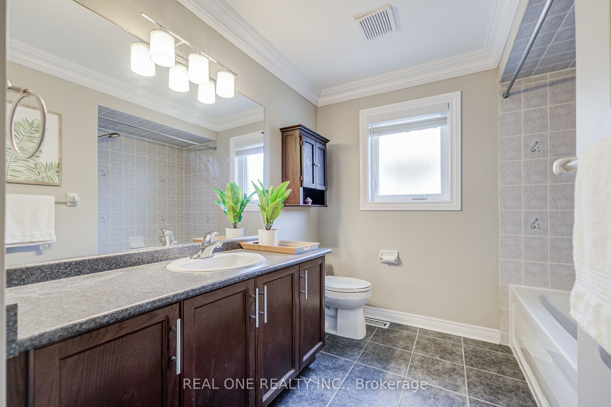 2463 Parkglen Avenue Property Photo 35