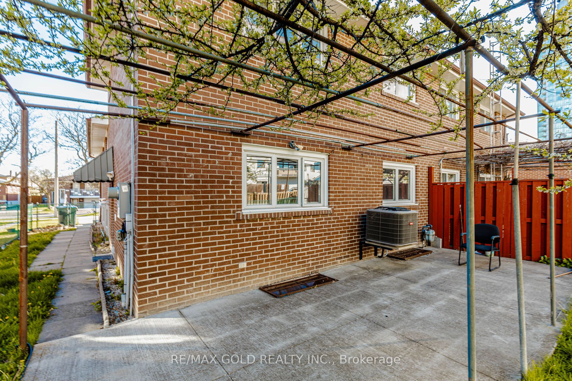 38 Achill Crescent Property Photo 35