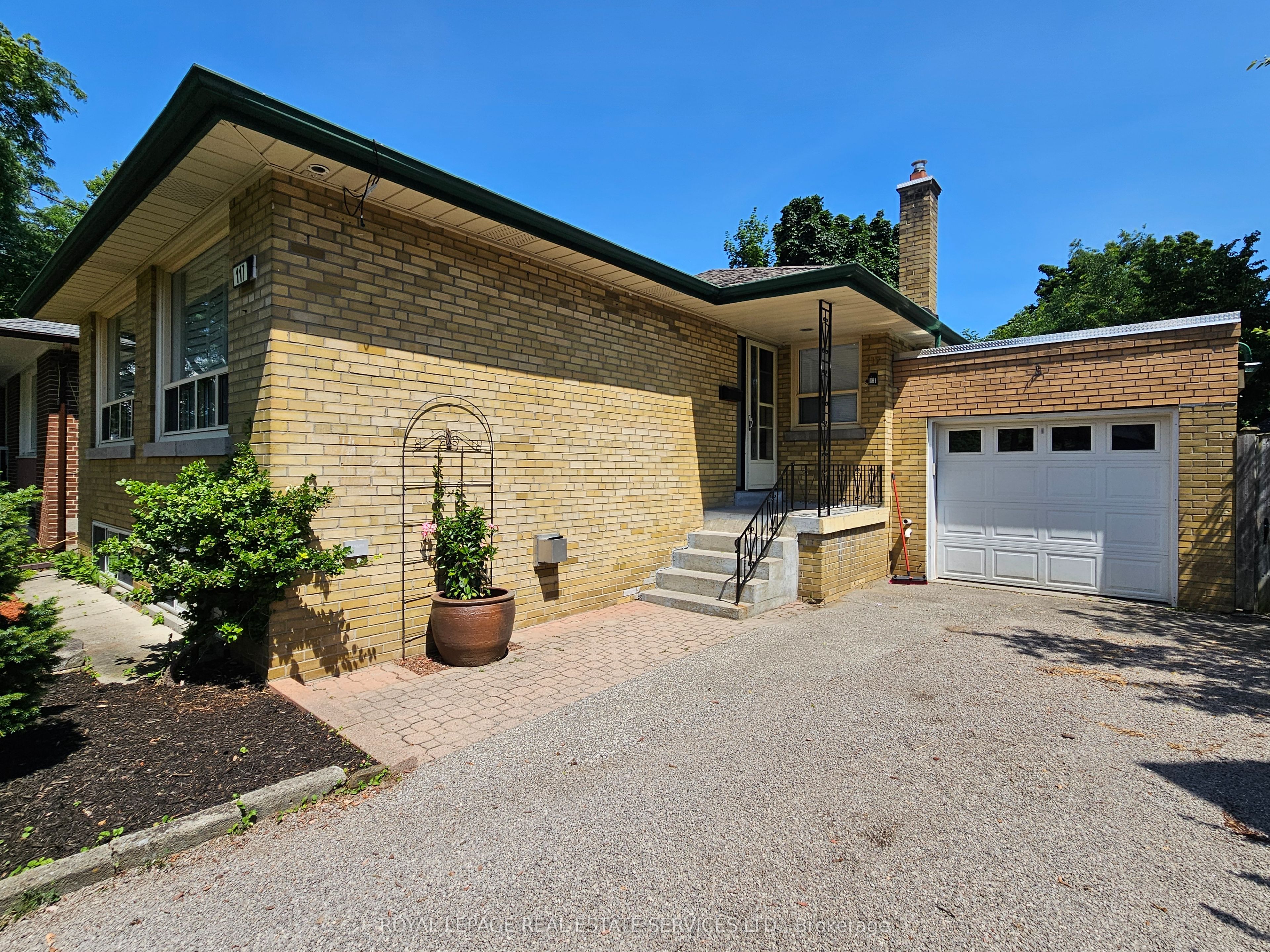 117 Westrose Avenue Property Photo 2