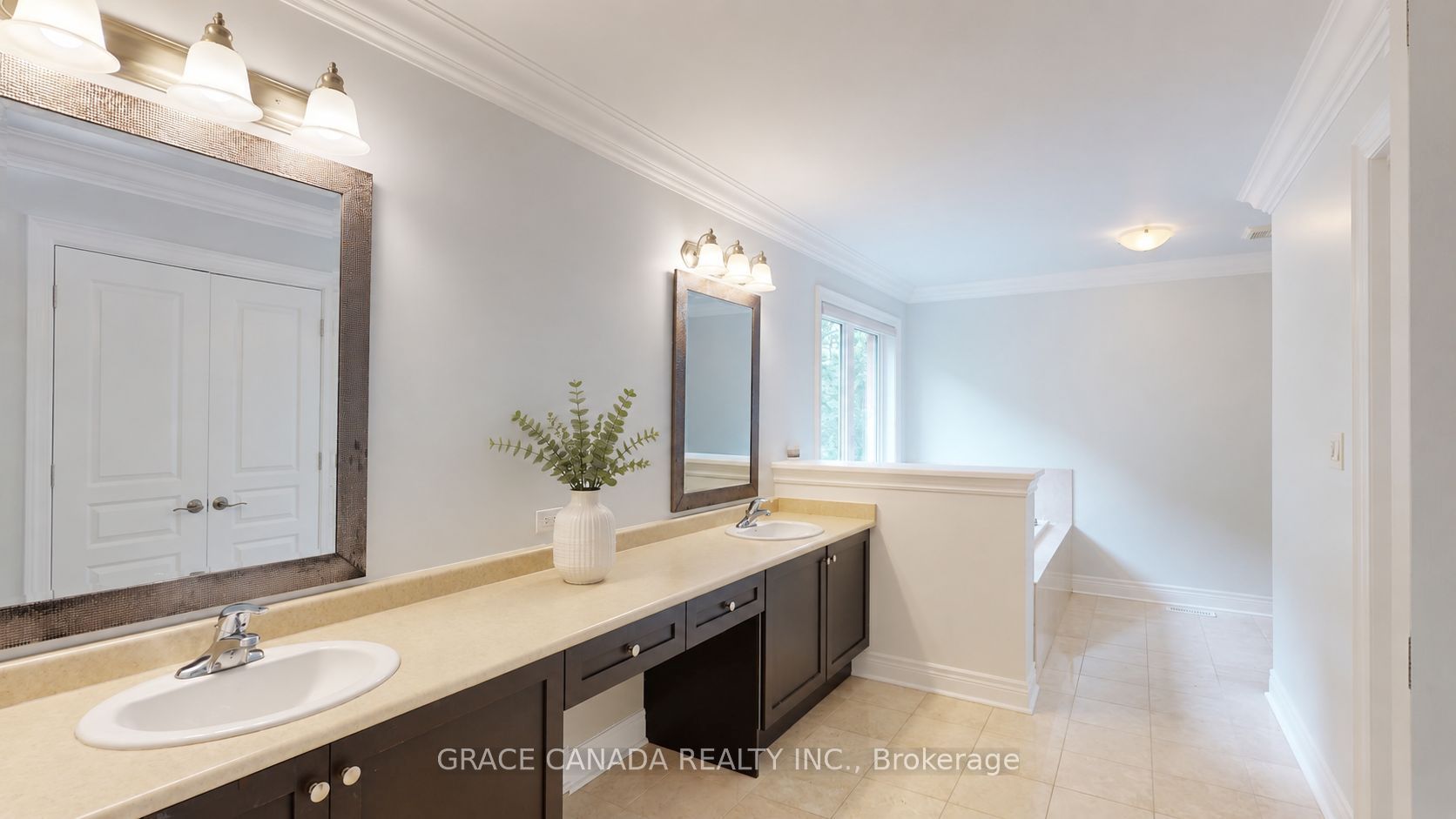 3455 Liptay Avenue Property Photo 10