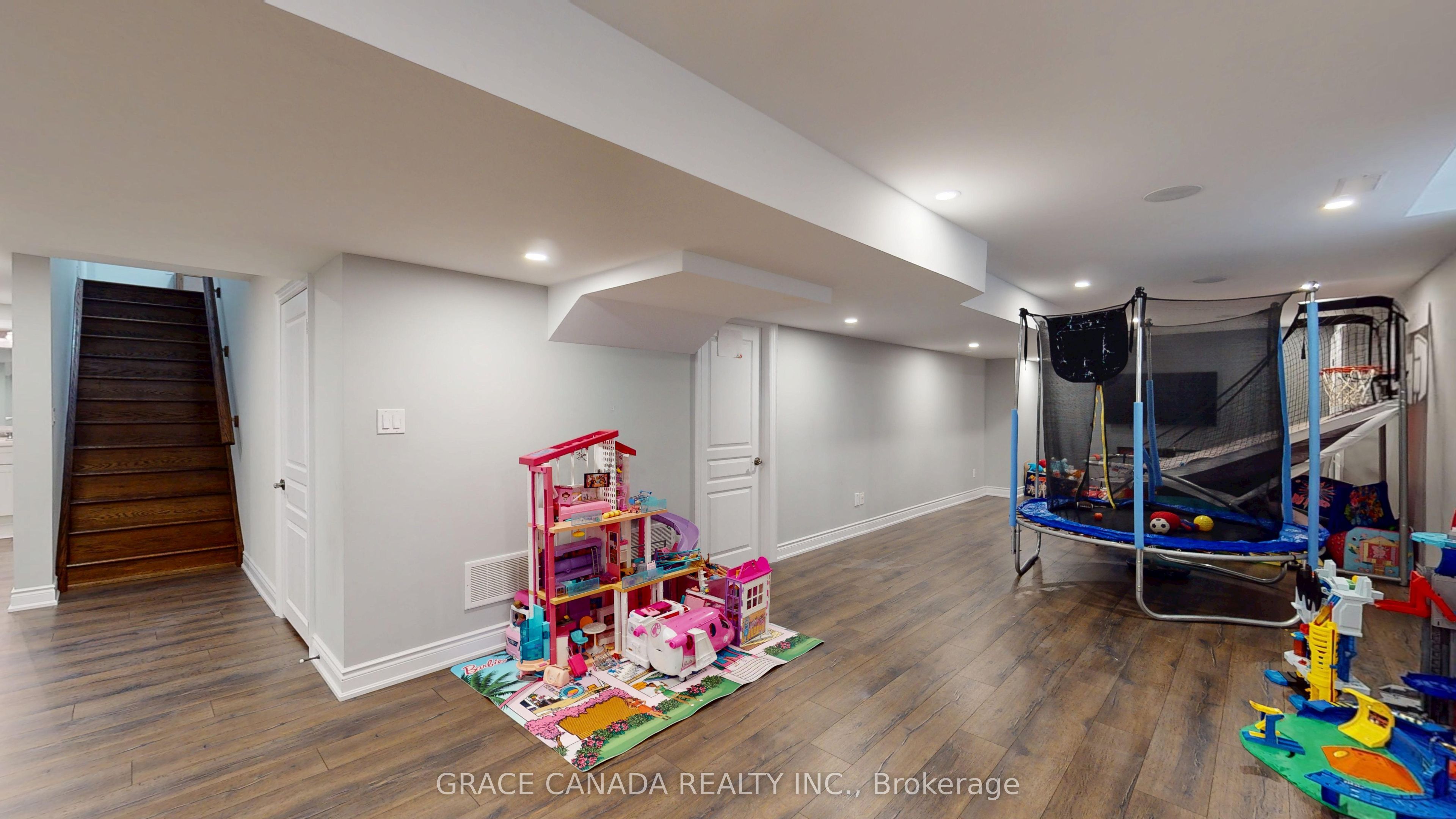 3455 Liptay Avenue Property Photo 20