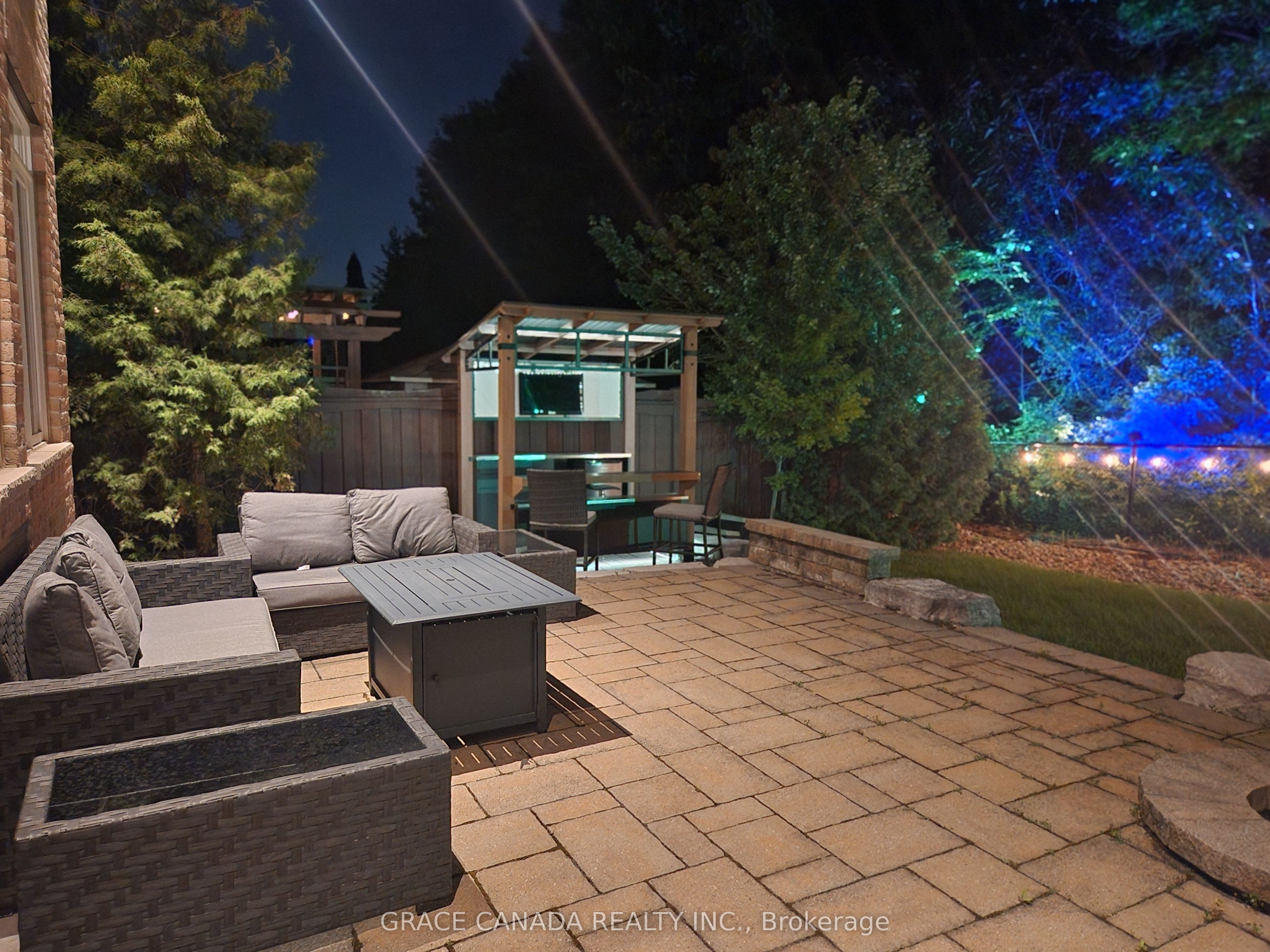 3455 Liptay Avenue Property Photo 23