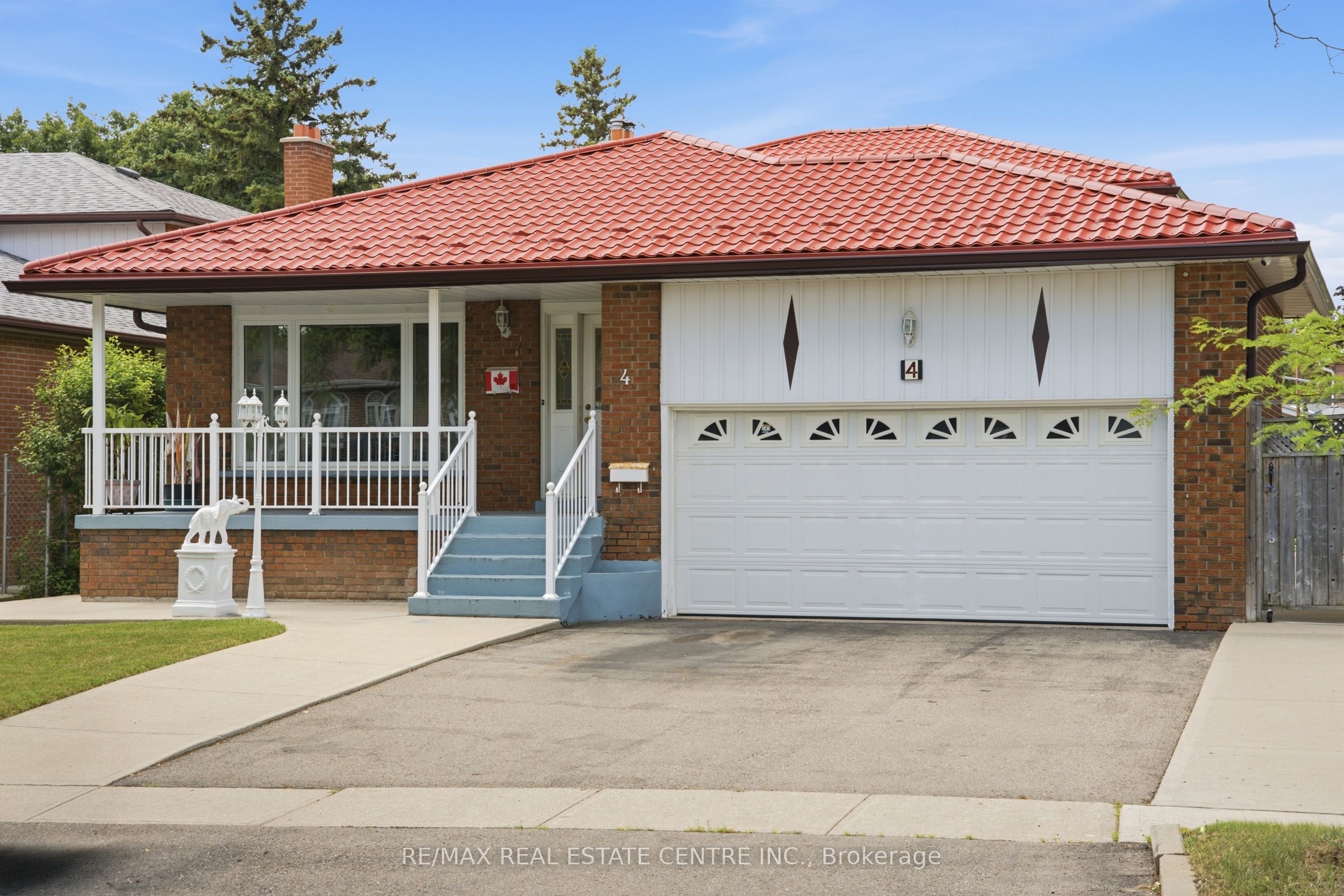 4 Manorcrest Street Property Photo 2