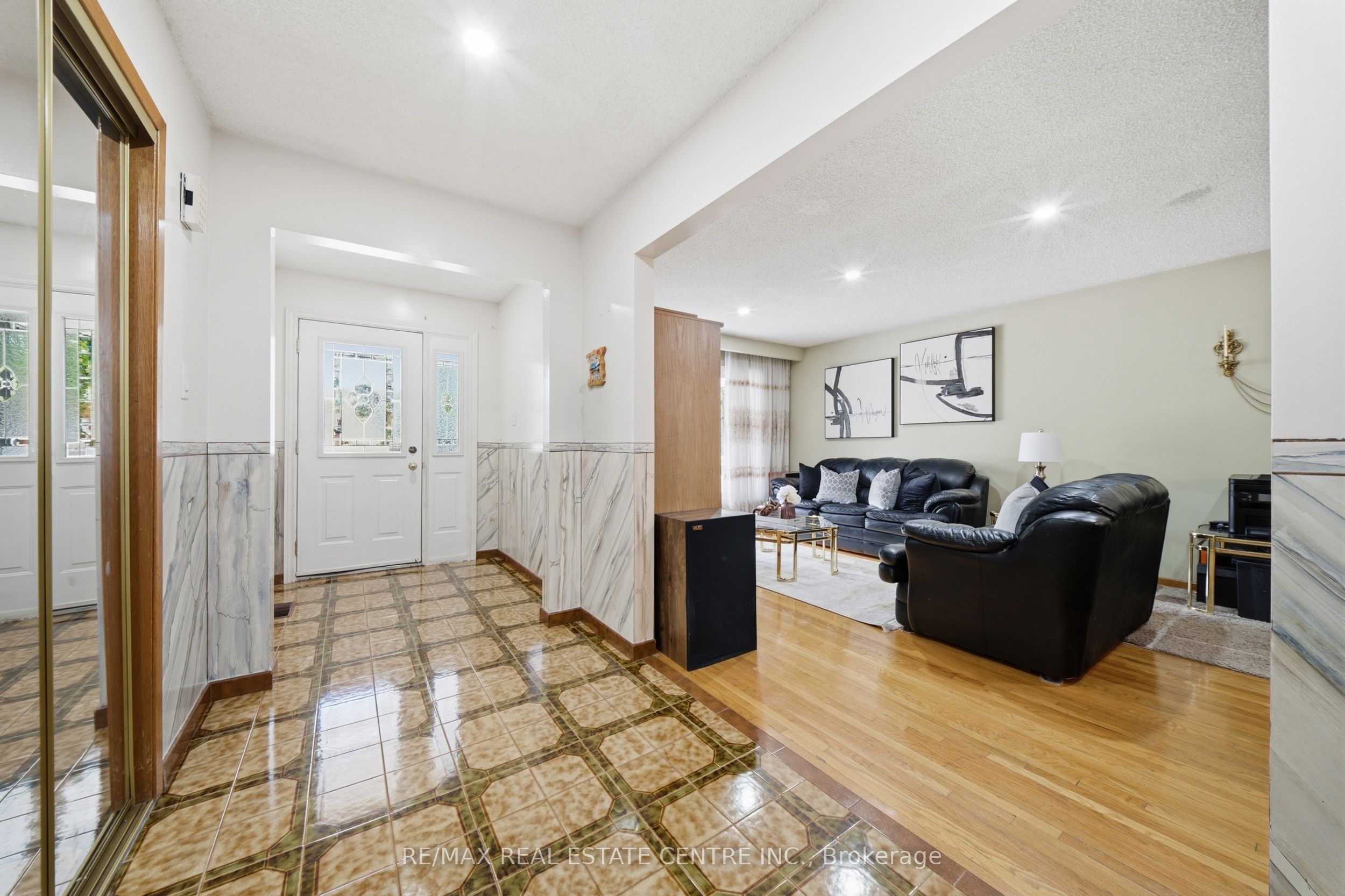 4 Manorcrest Street Property Photo 5