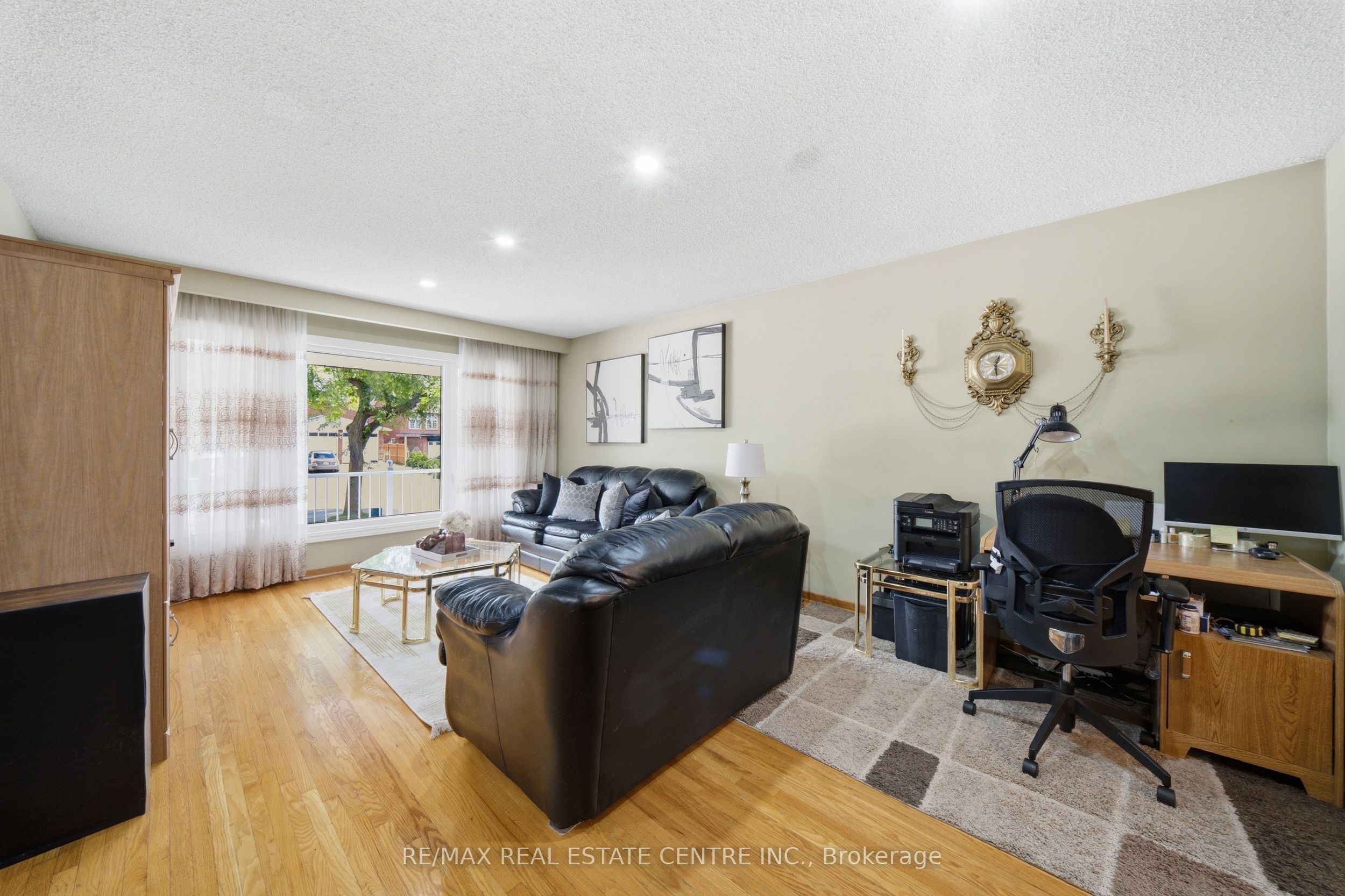 4 Manorcrest Street Property Photo 7