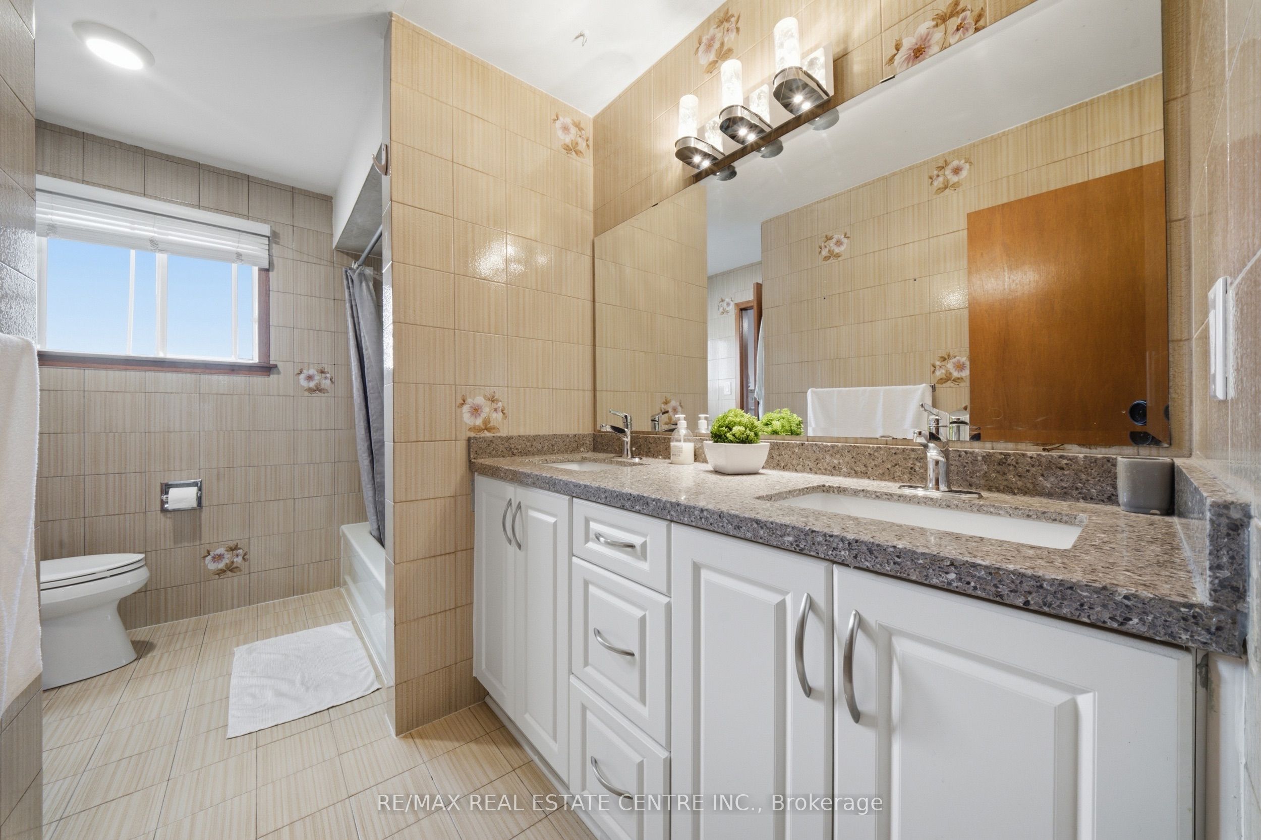 4 Manorcrest Street Property Photo 24