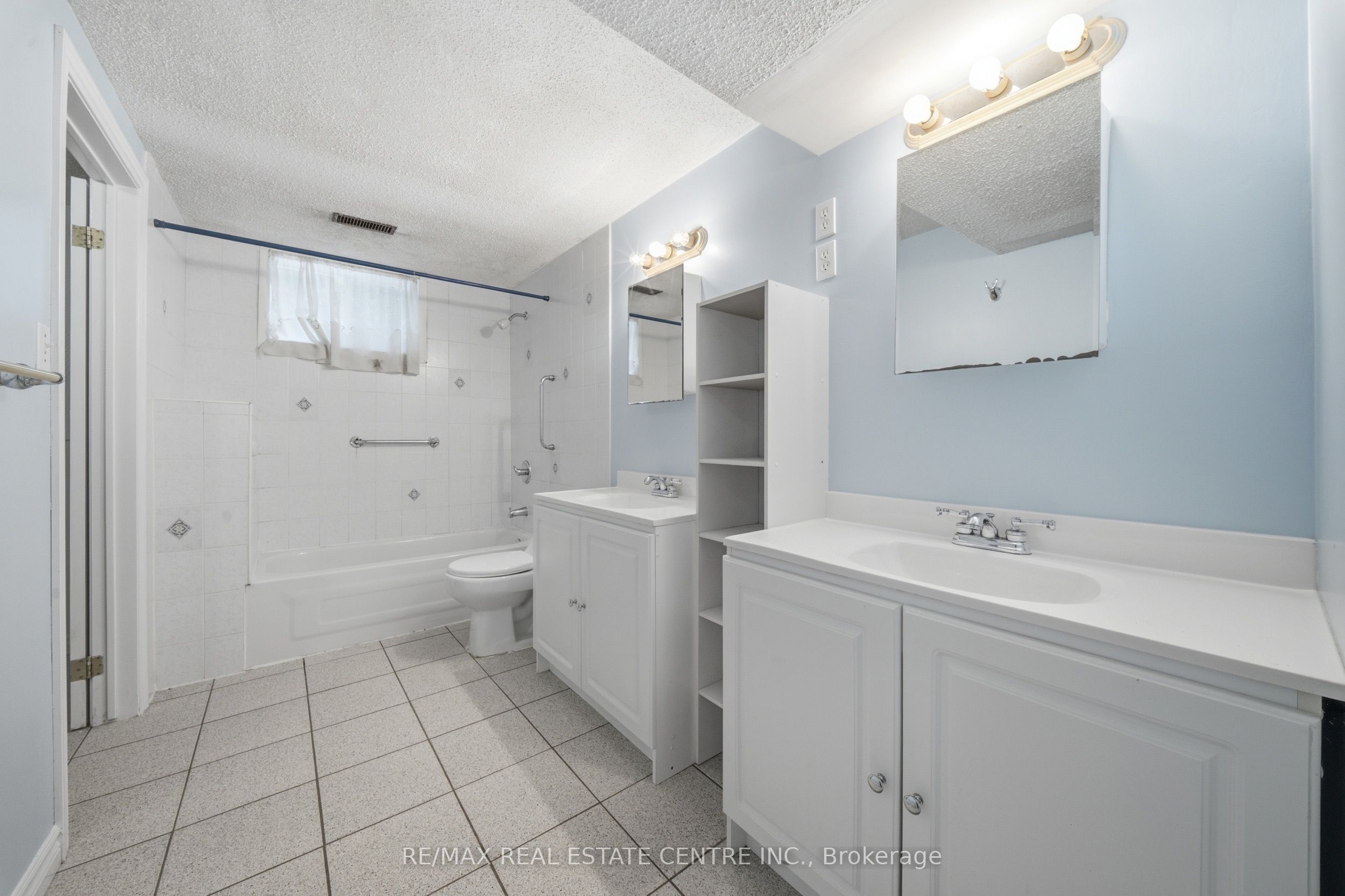 4 Manorcrest Street Property Photo 34