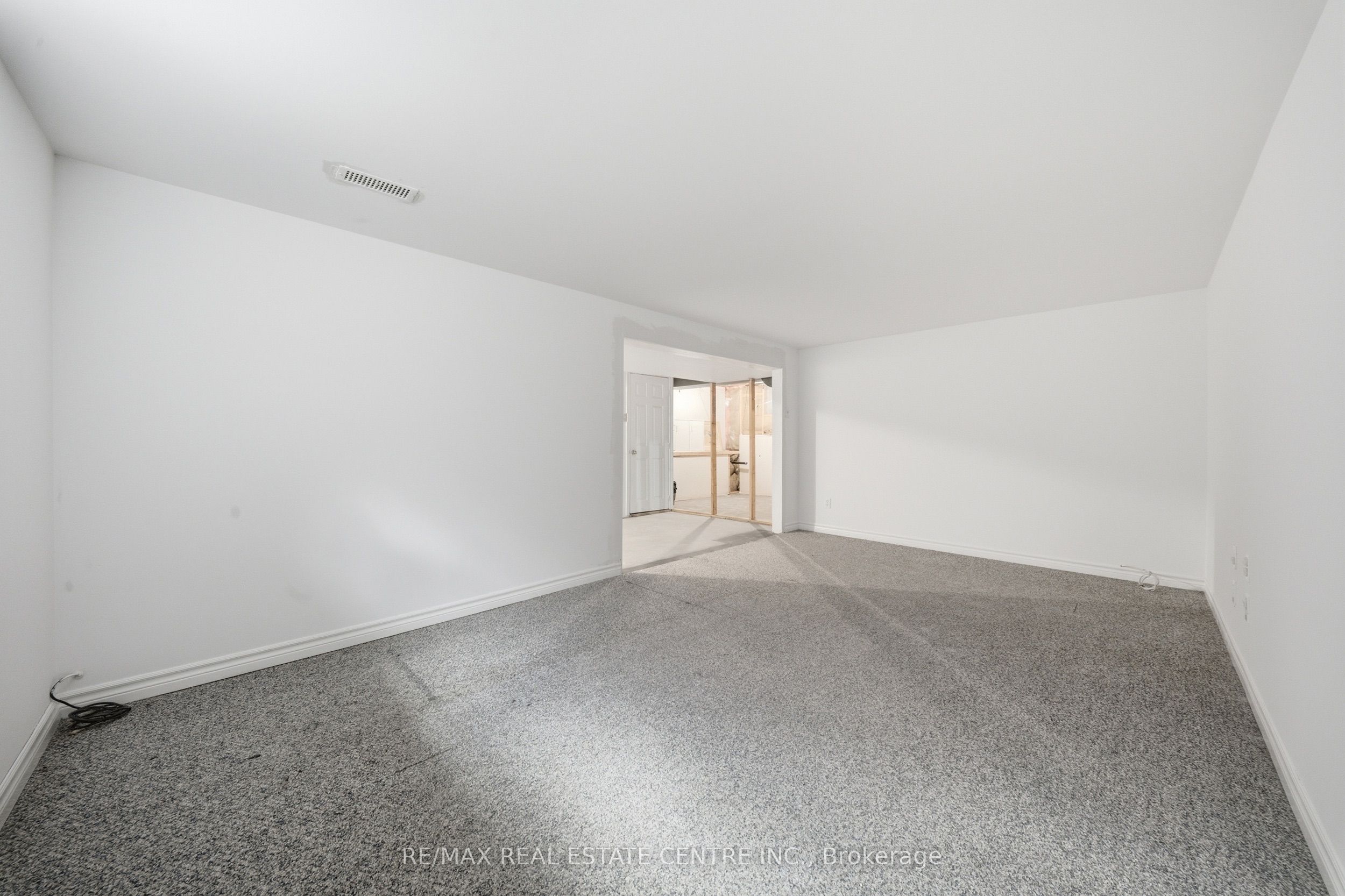 4 Manorcrest Street Property Photo 37
