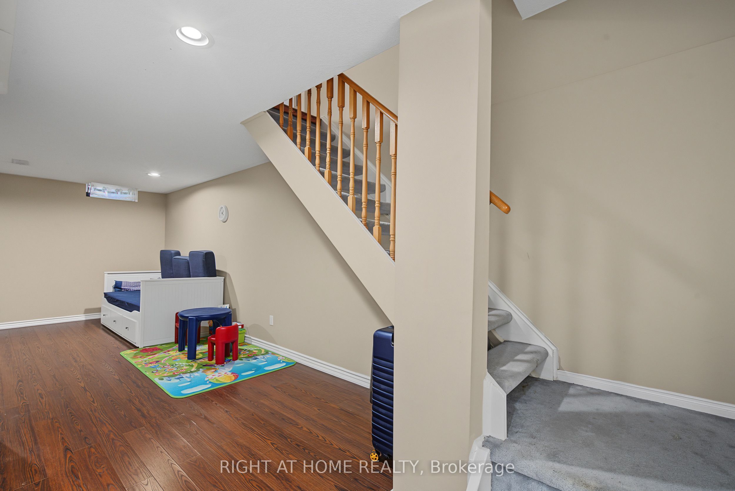 5531 Whistler Crescent Property Photo 6