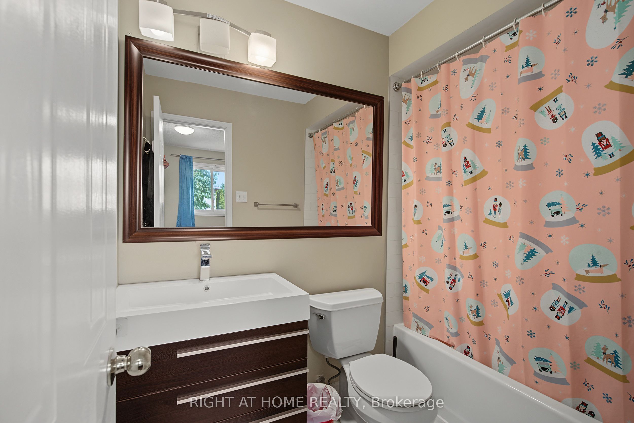 5531 Whistler Crescent Property Photo 12