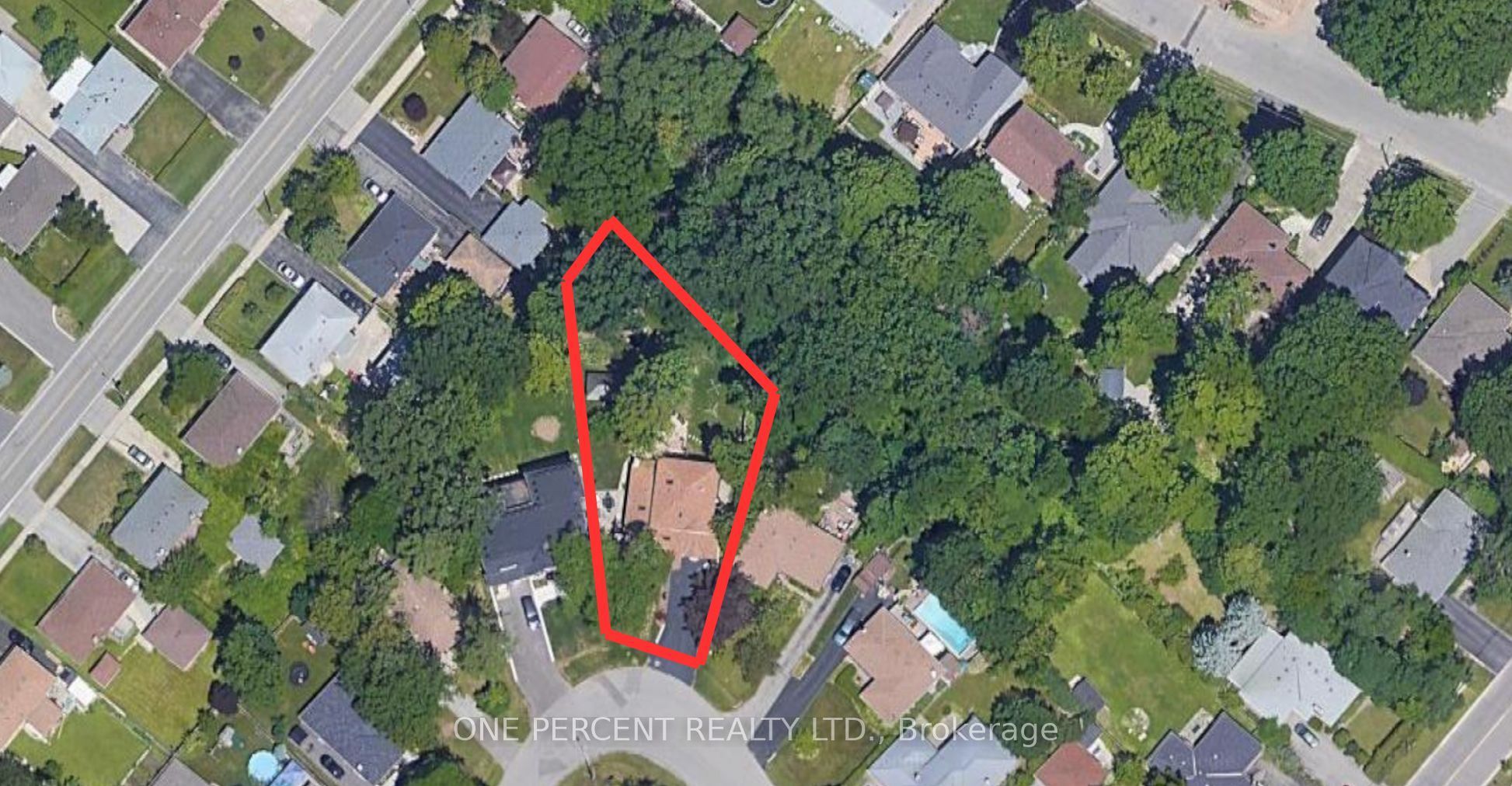 583 Stephens Crescent Property Photo 3