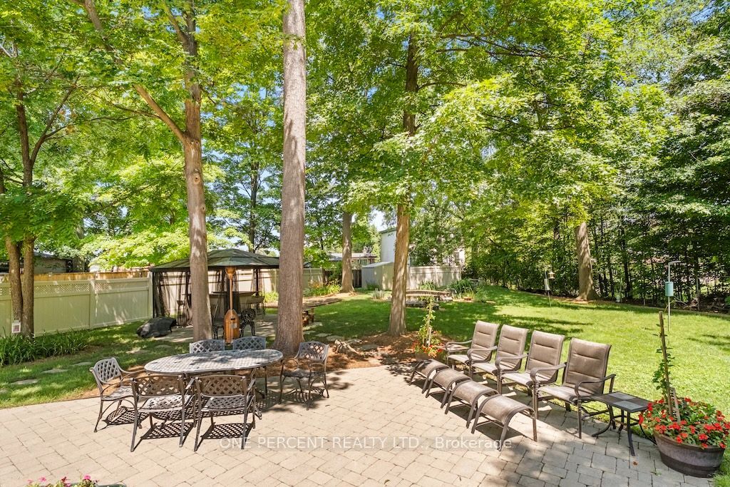 583 Stephens Crescent Property Photo 35