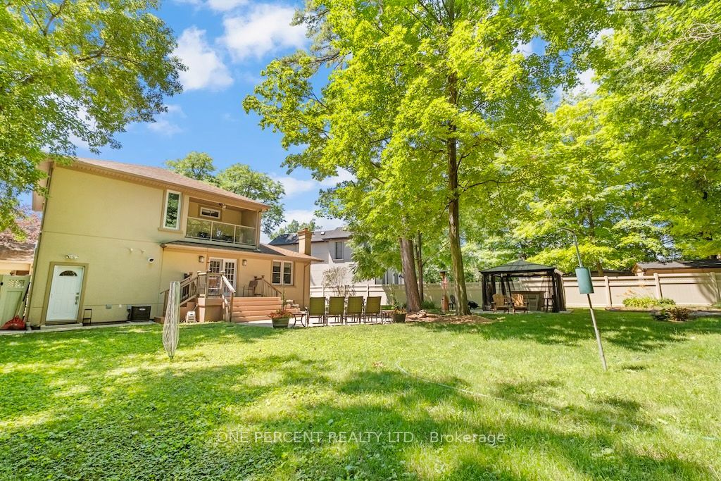 583 Stephens Crescent Property Photo 40
