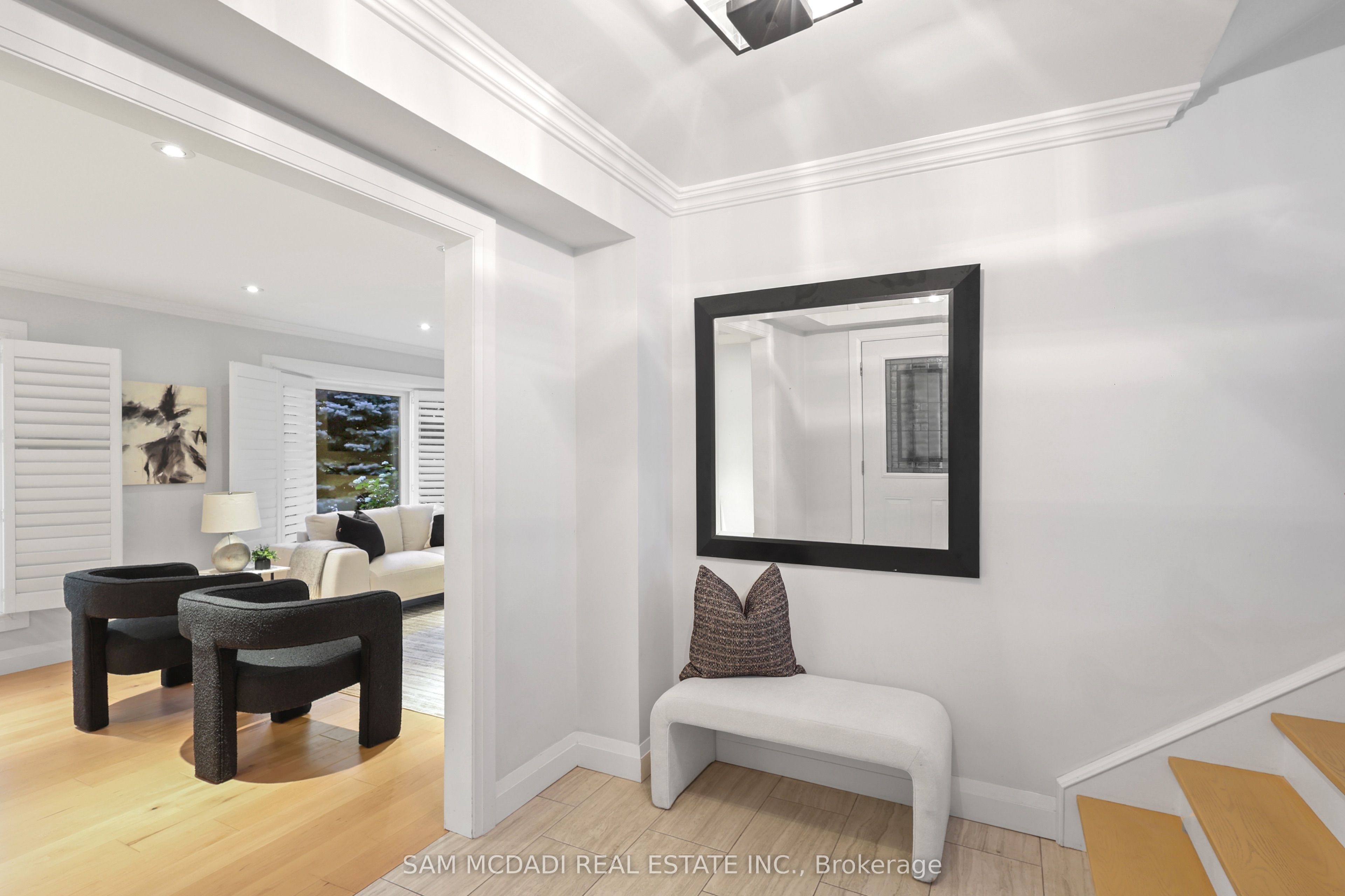 38 Kenninghall Boulevard Property Photo 6