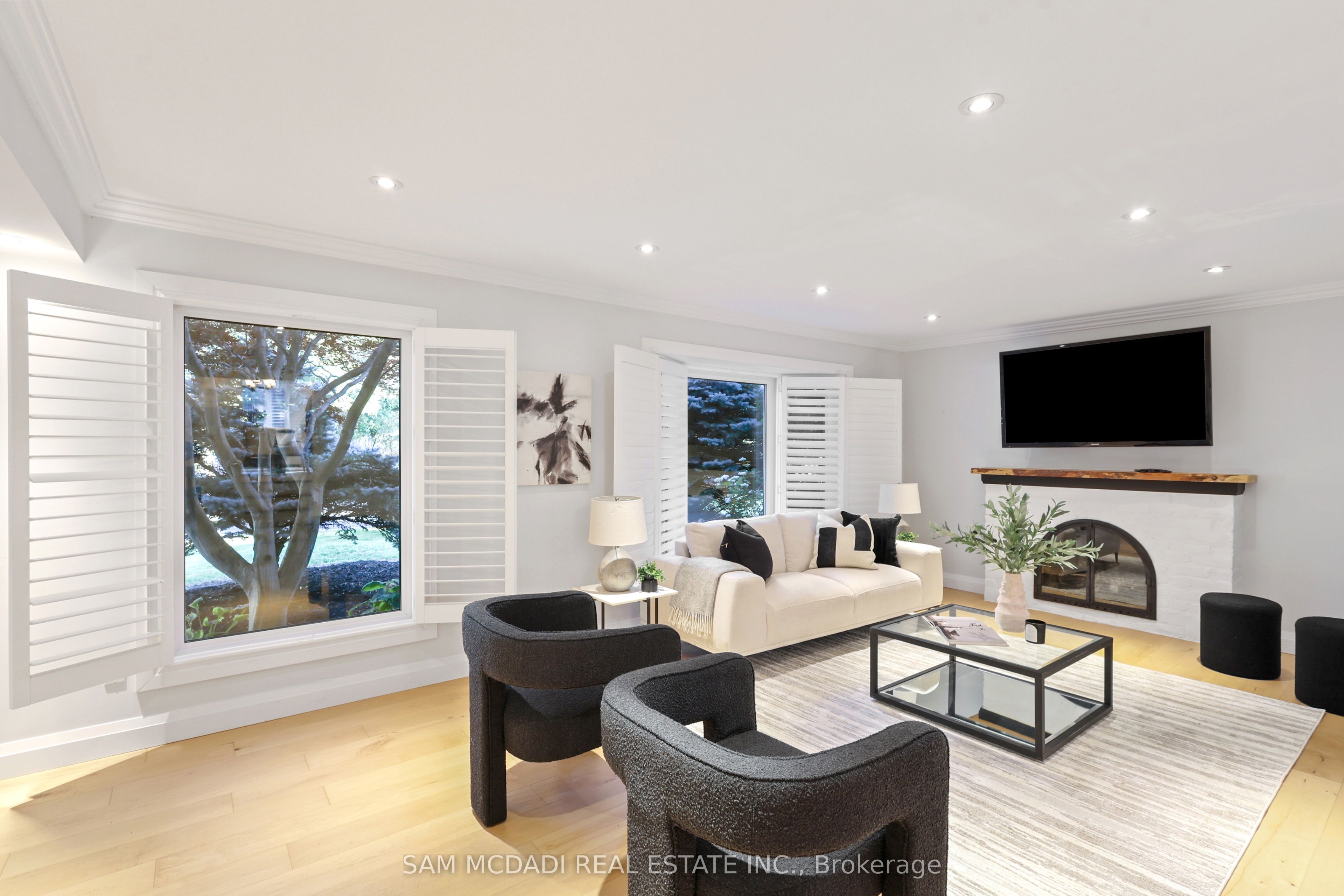 38 Kenninghall Boulevard Property Photo 7
