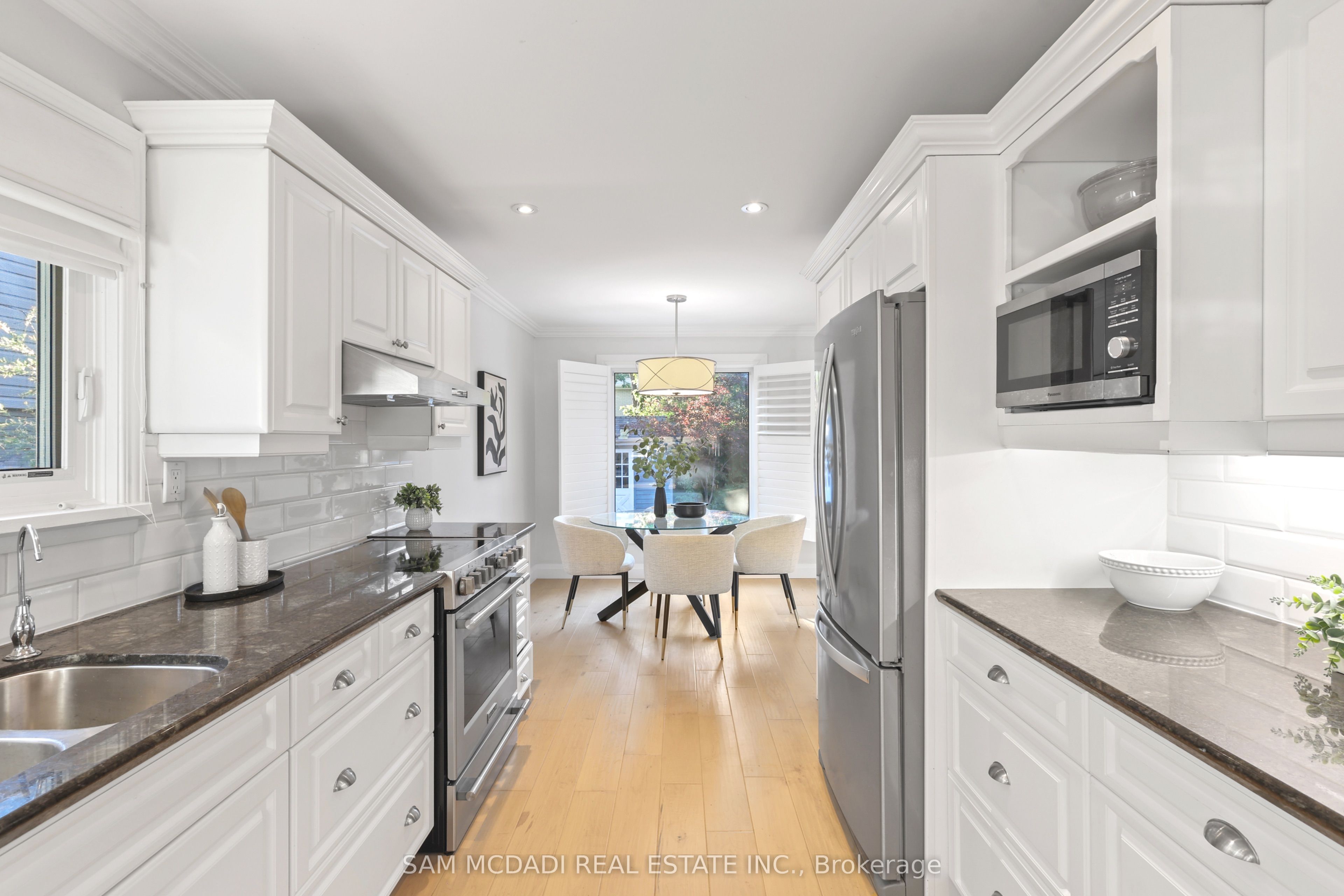38 Kenninghall Boulevard Property Photo 13