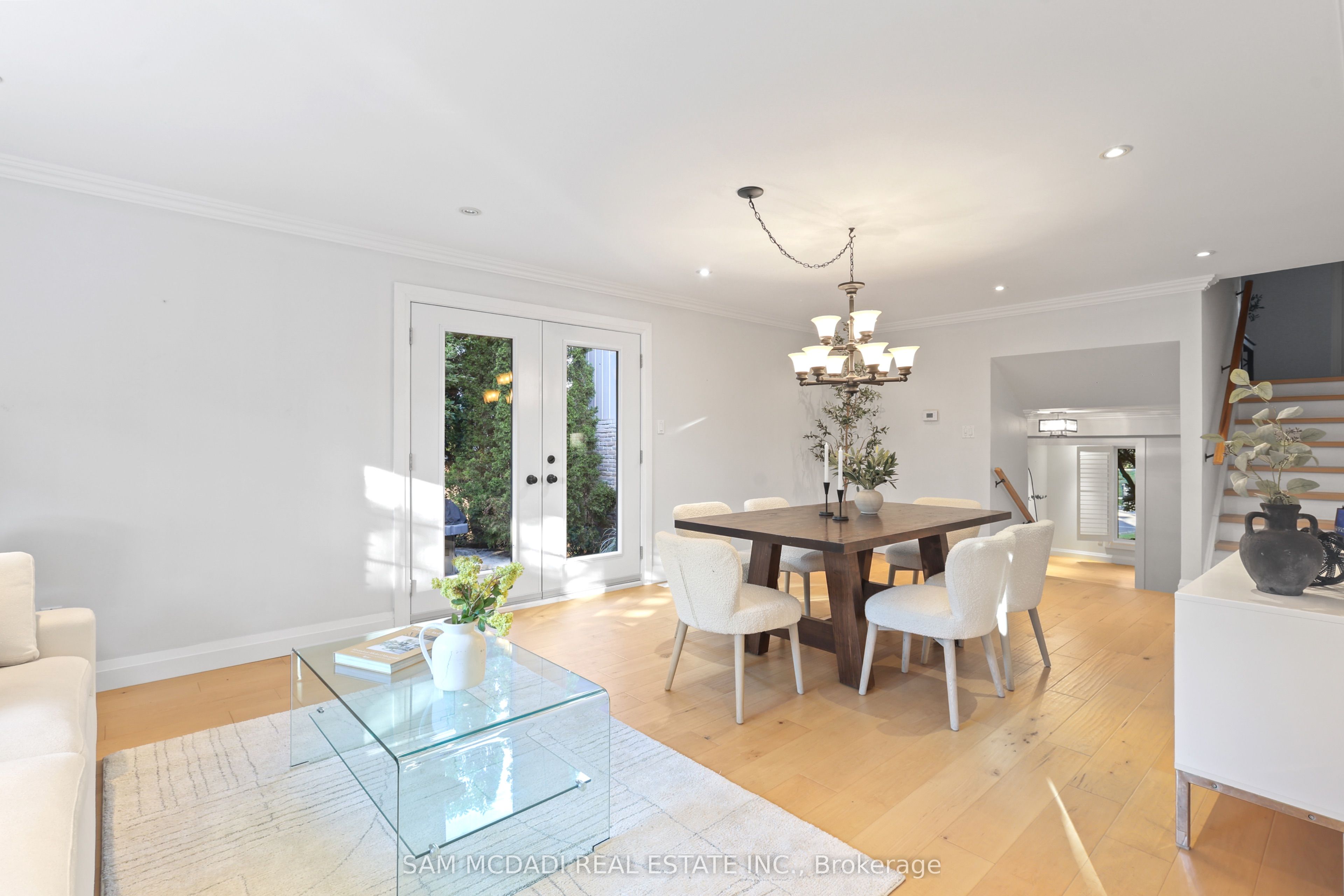 38 Kenninghall Boulevard Property Photo 17