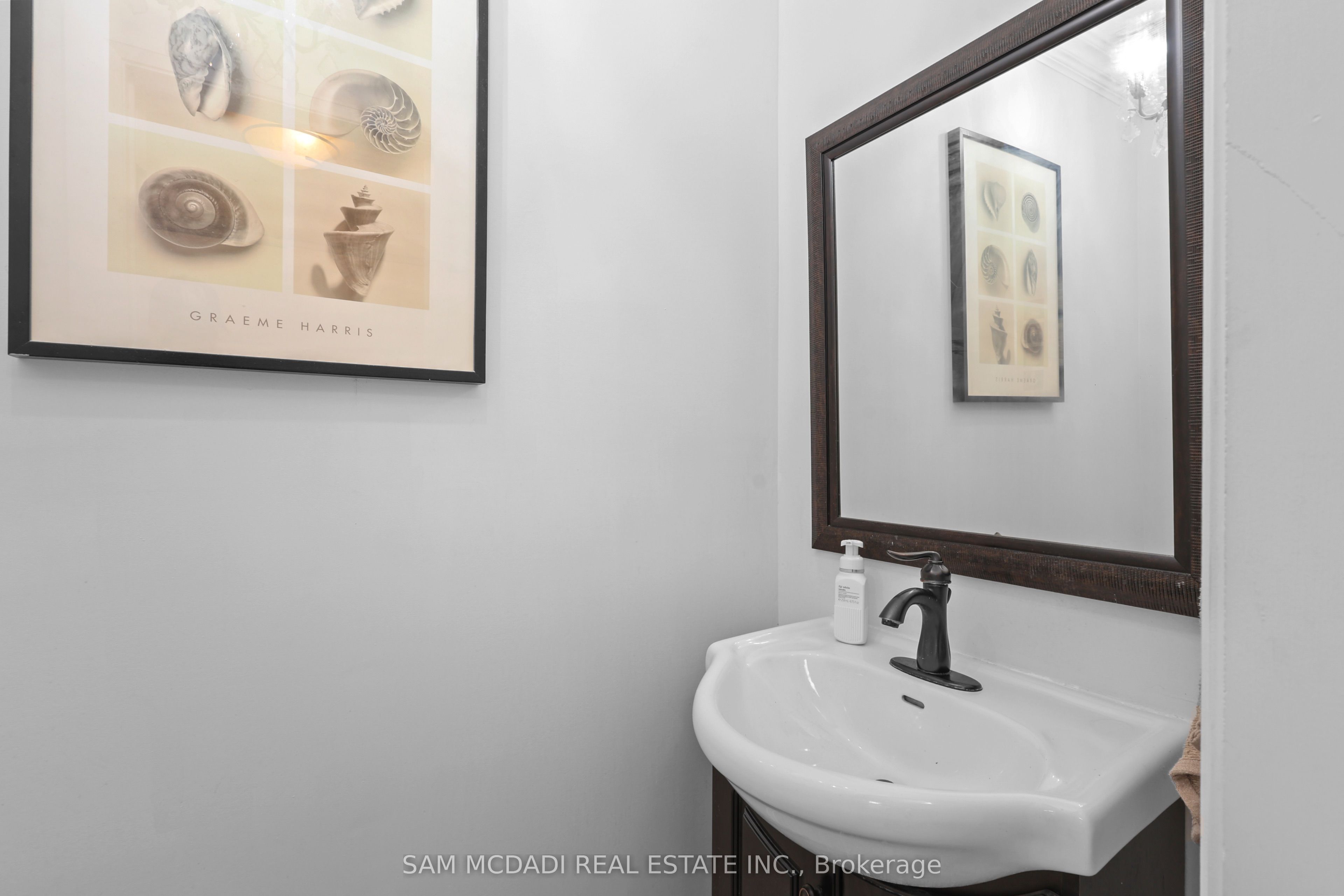 38 Kenninghall Boulevard Property Photo 20