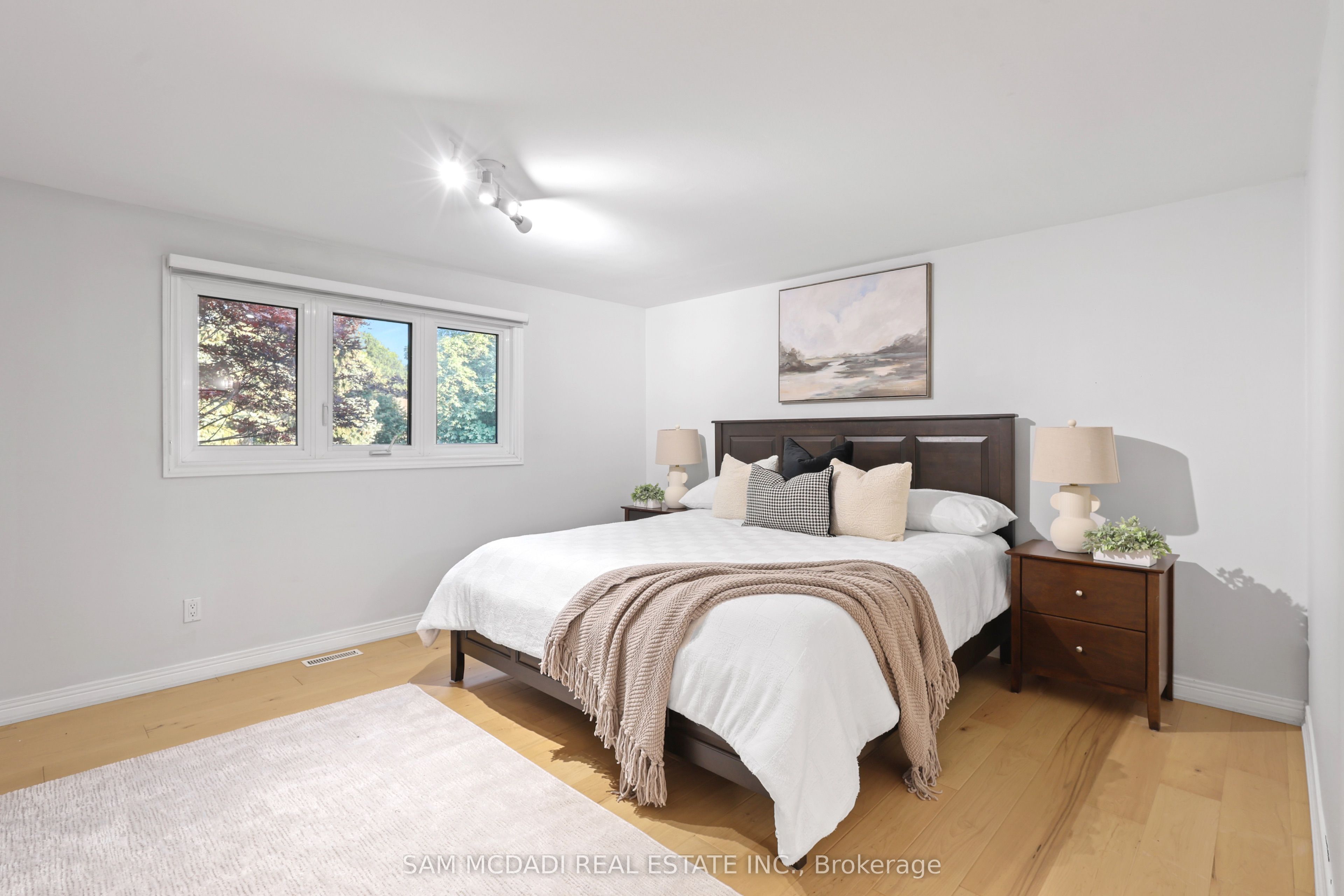 38 Kenninghall Boulevard Property Photo 23