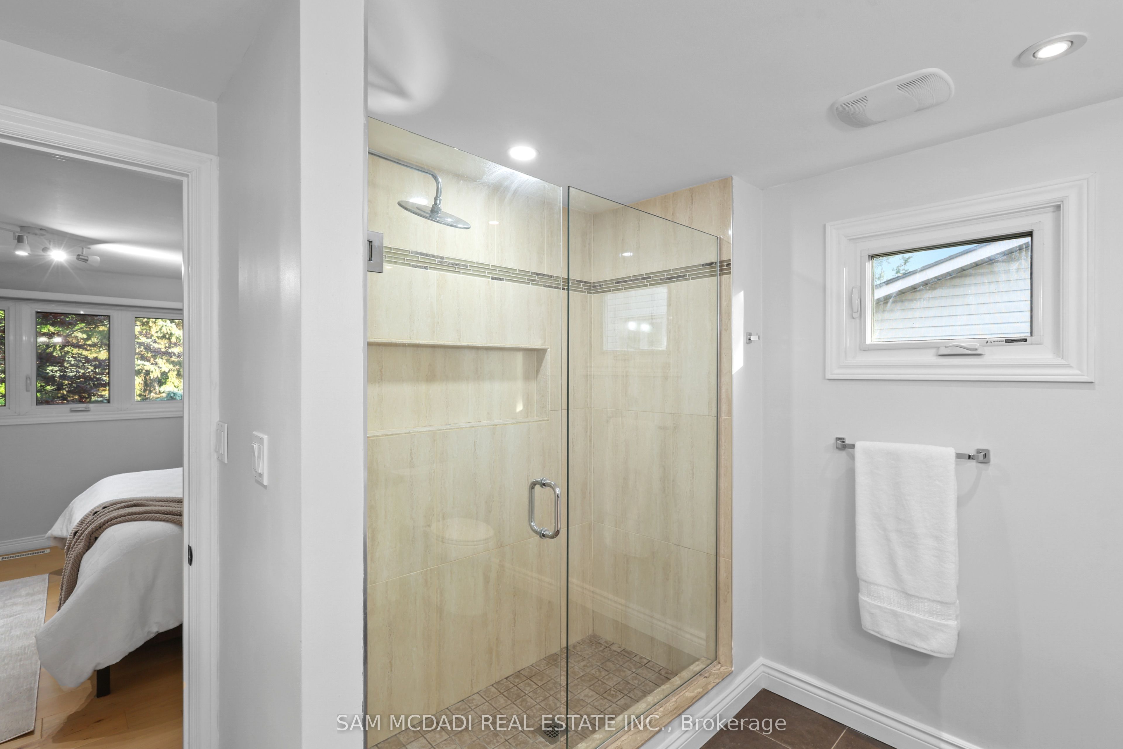 38 Kenninghall Boulevard Property Photo 27