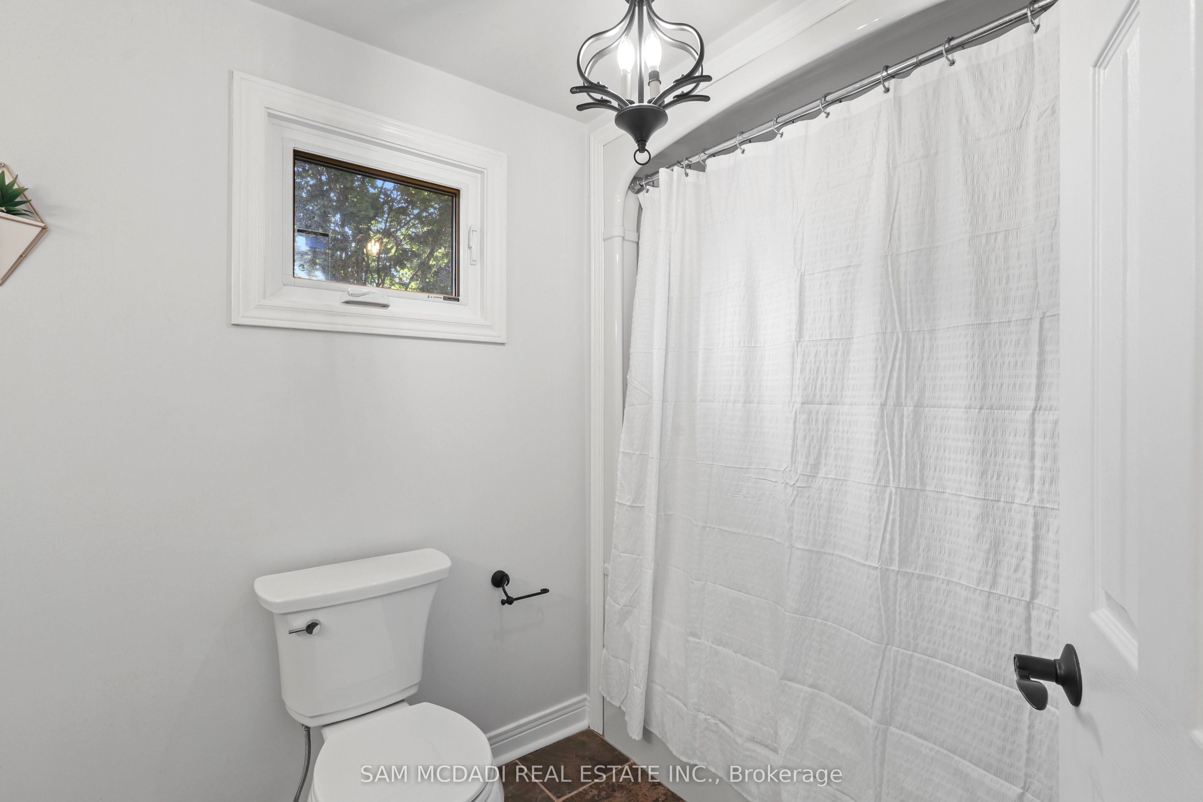 38 Kenninghall Boulevard Property Photo 32
