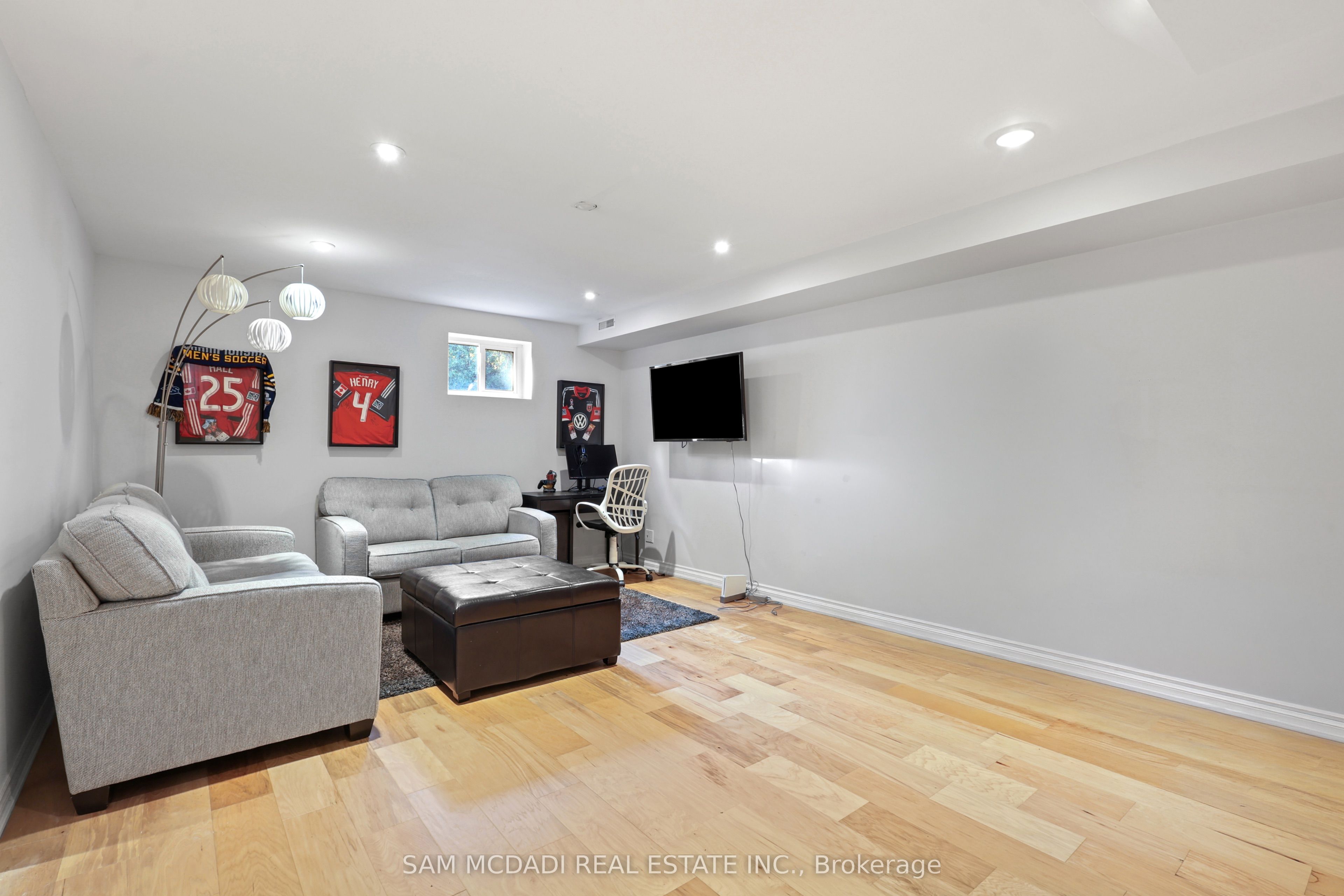 38 Kenninghall Boulevard Property Photo 33