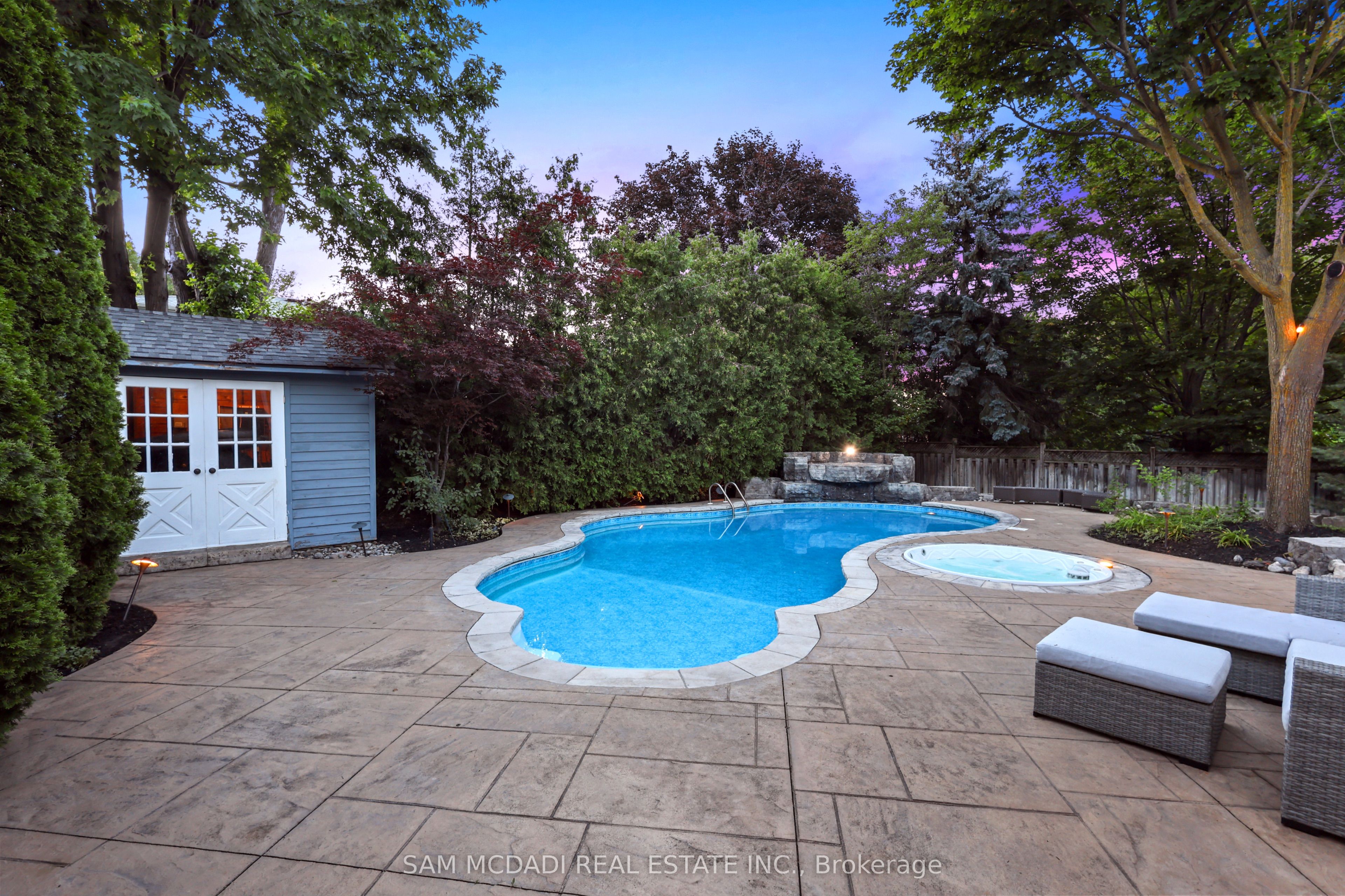 38 Kenninghall Boulevard Property Photo 41