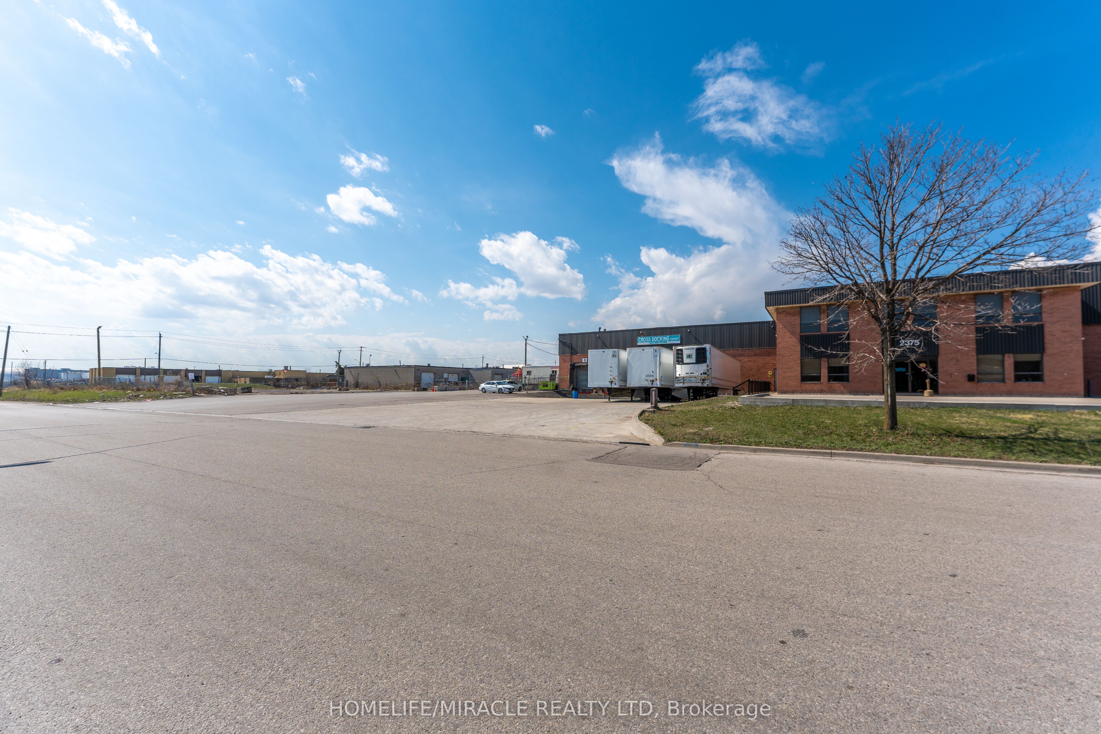 2375 Lucknow Drive Property Photo 1