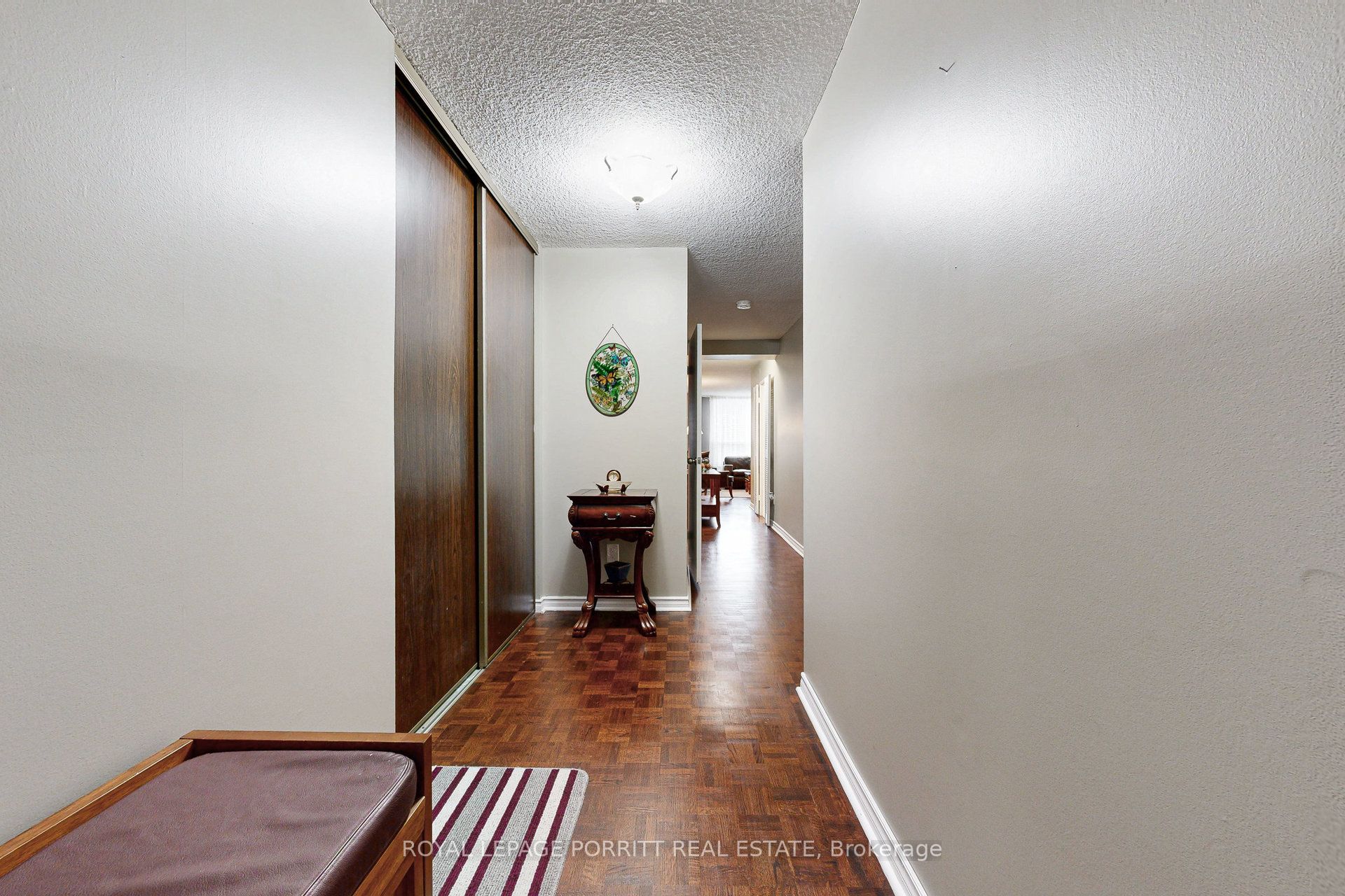 1535 Lakeshore Road E 201 Property Photo 2