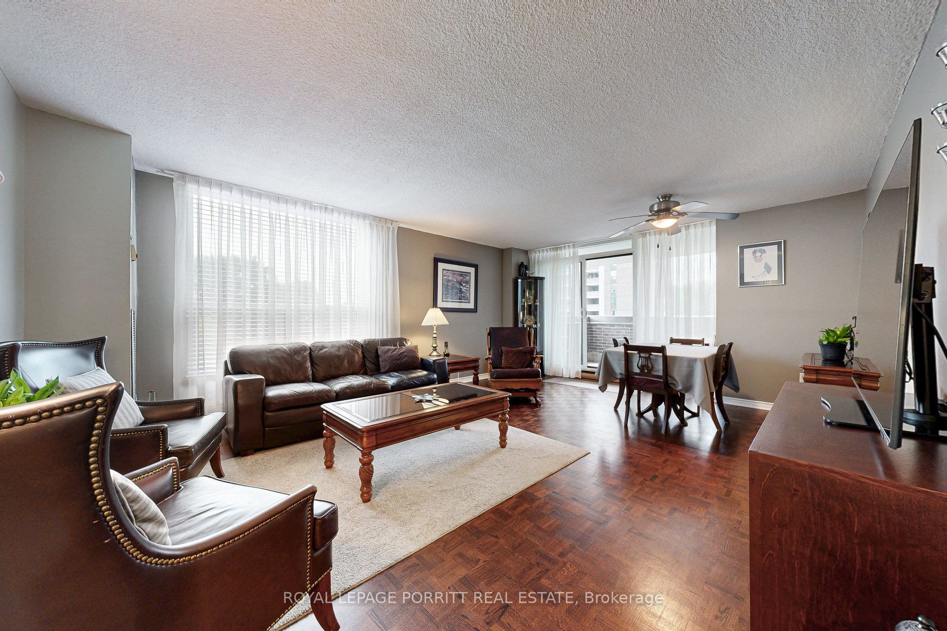 1535 Lakeshore Road E 201 Property Photo 5
