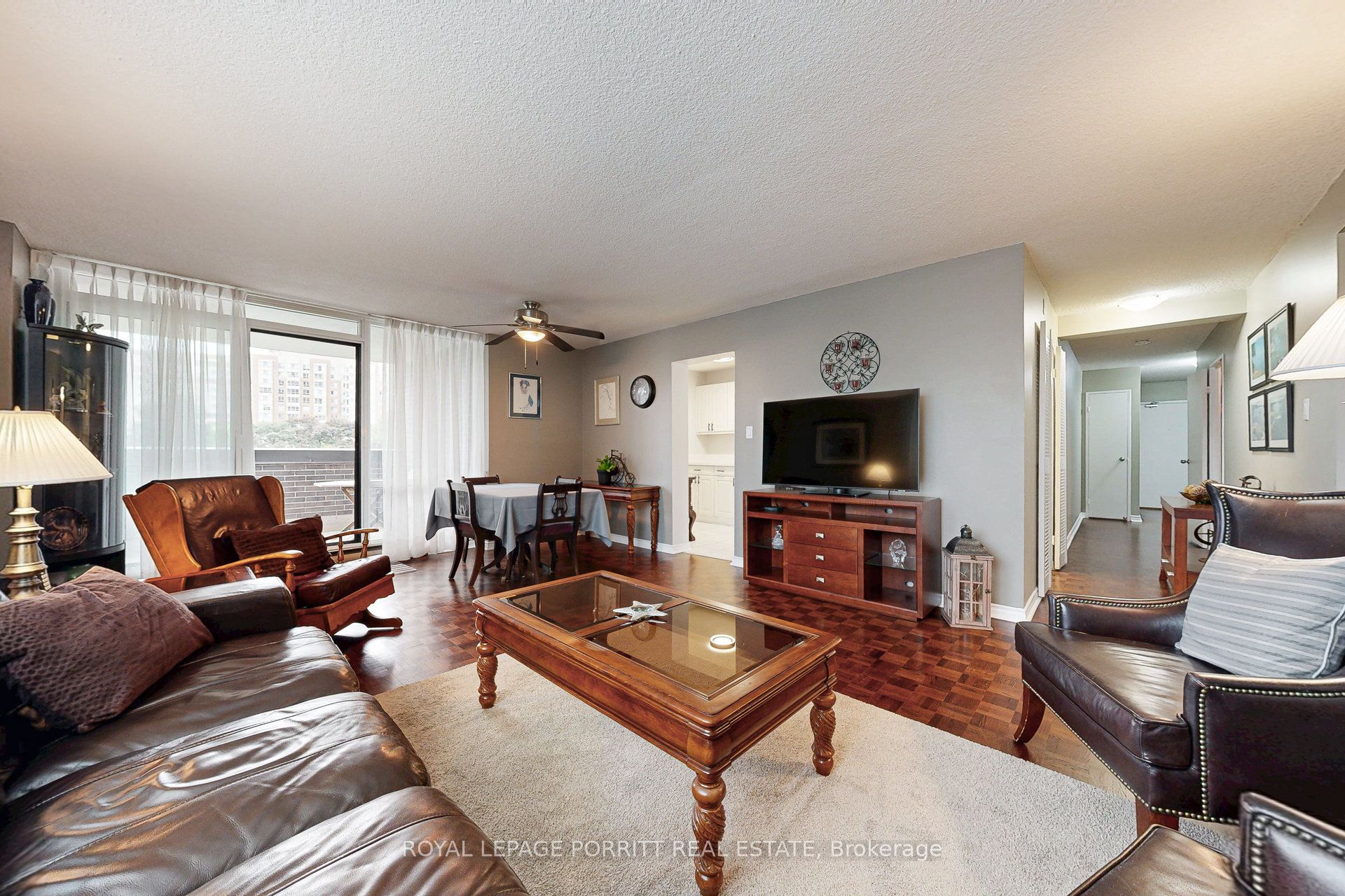 1535 Lakeshore Road E 201 Property Photo 6