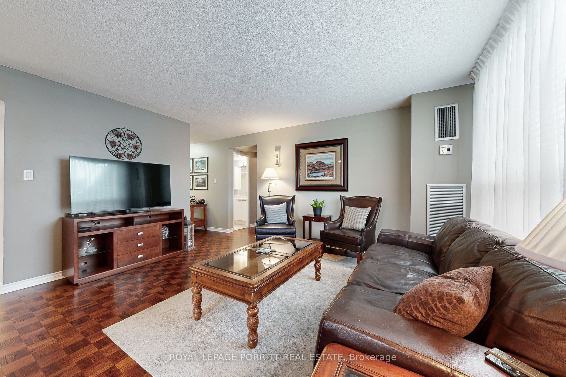 1535 Lakeshore Road E 201 Property Photo 7