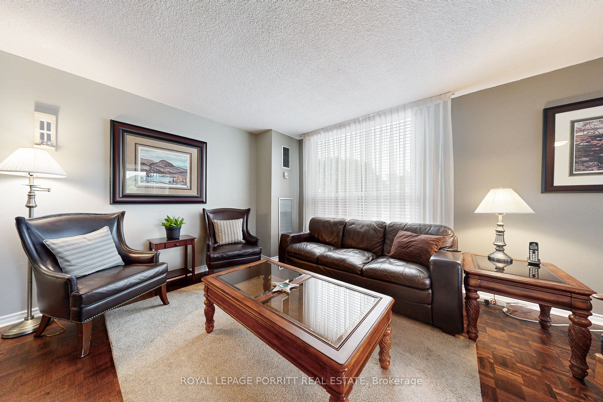 1535 Lakeshore Road E 201 Property Photo 8