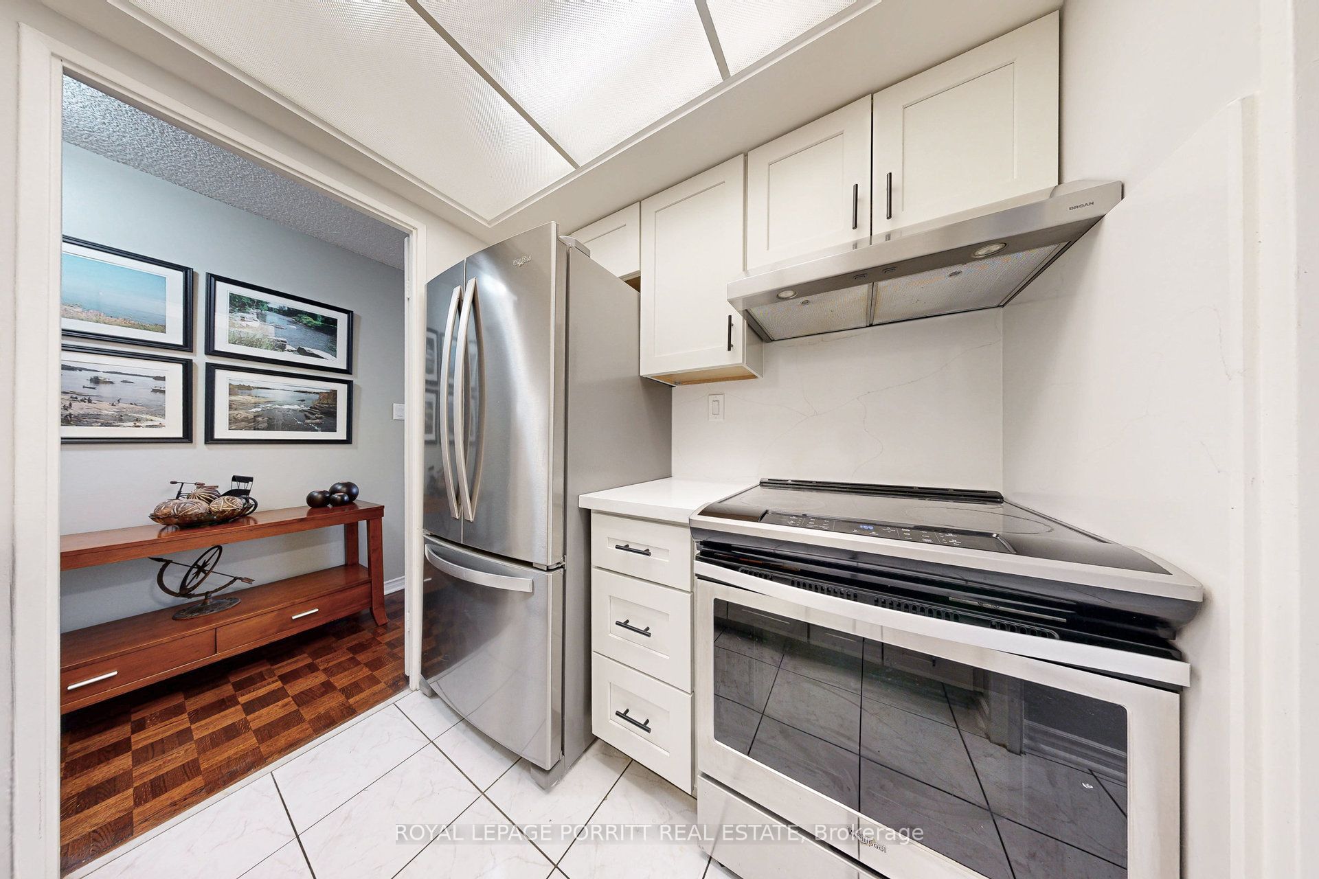 1535 Lakeshore Road E 201 Property Photo 14