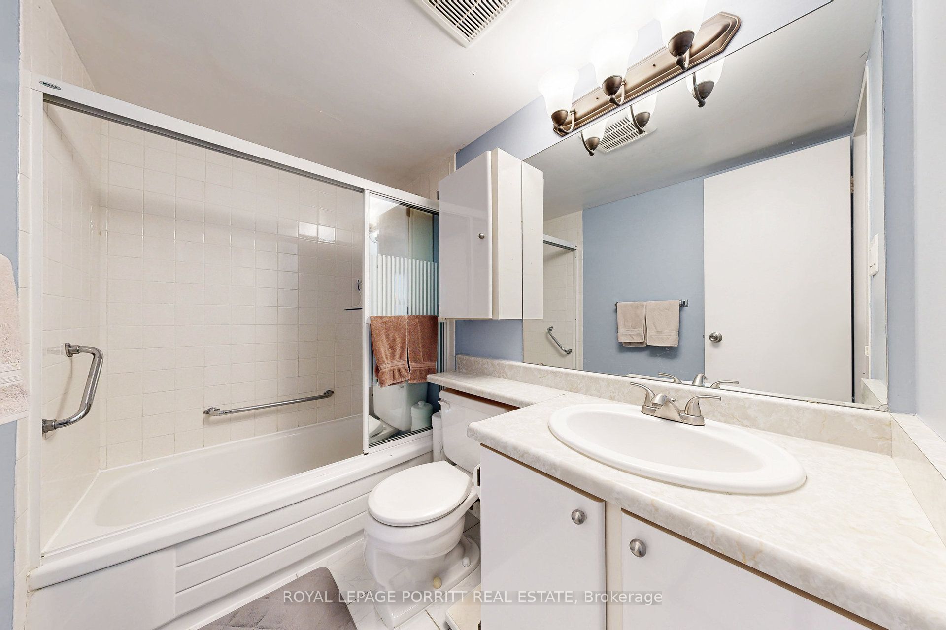 1535 Lakeshore Road E 201 Property Photo 17