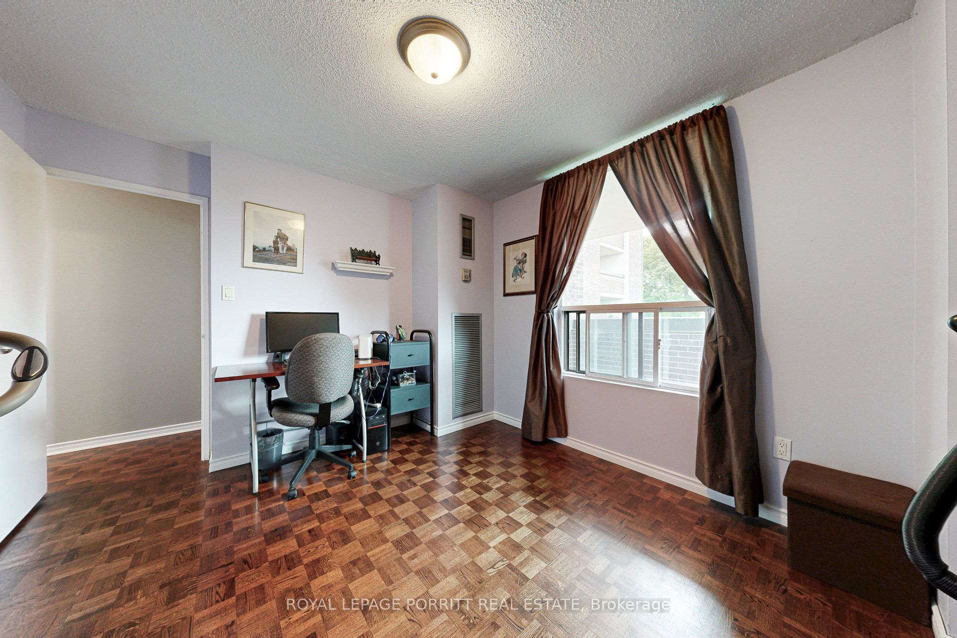 1535 Lakeshore Road E 201 Property Photo 22