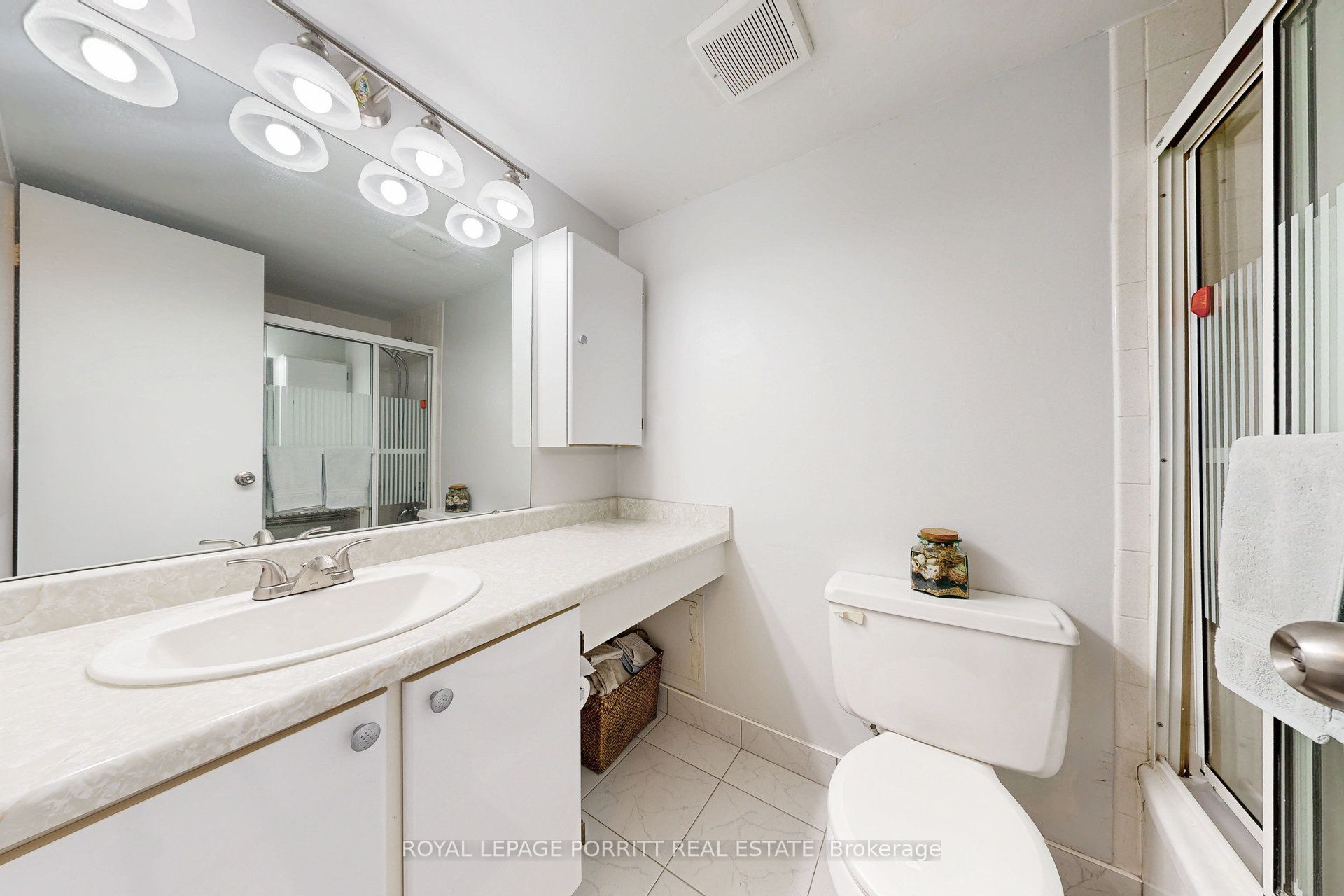 1535 Lakeshore Road E 201 Property Photo 26