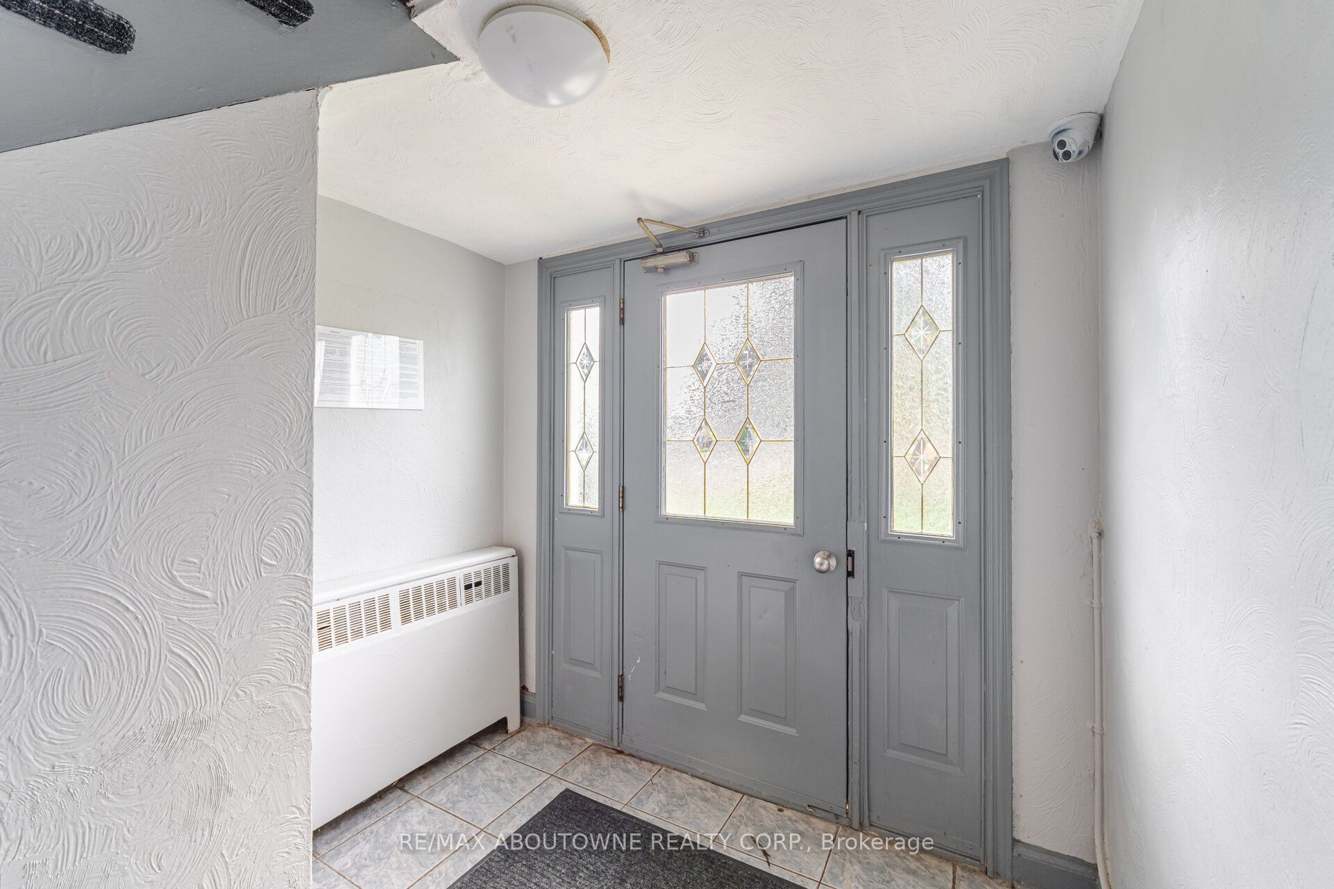 1031 Churchill Avenue E 3 Property Photo 3