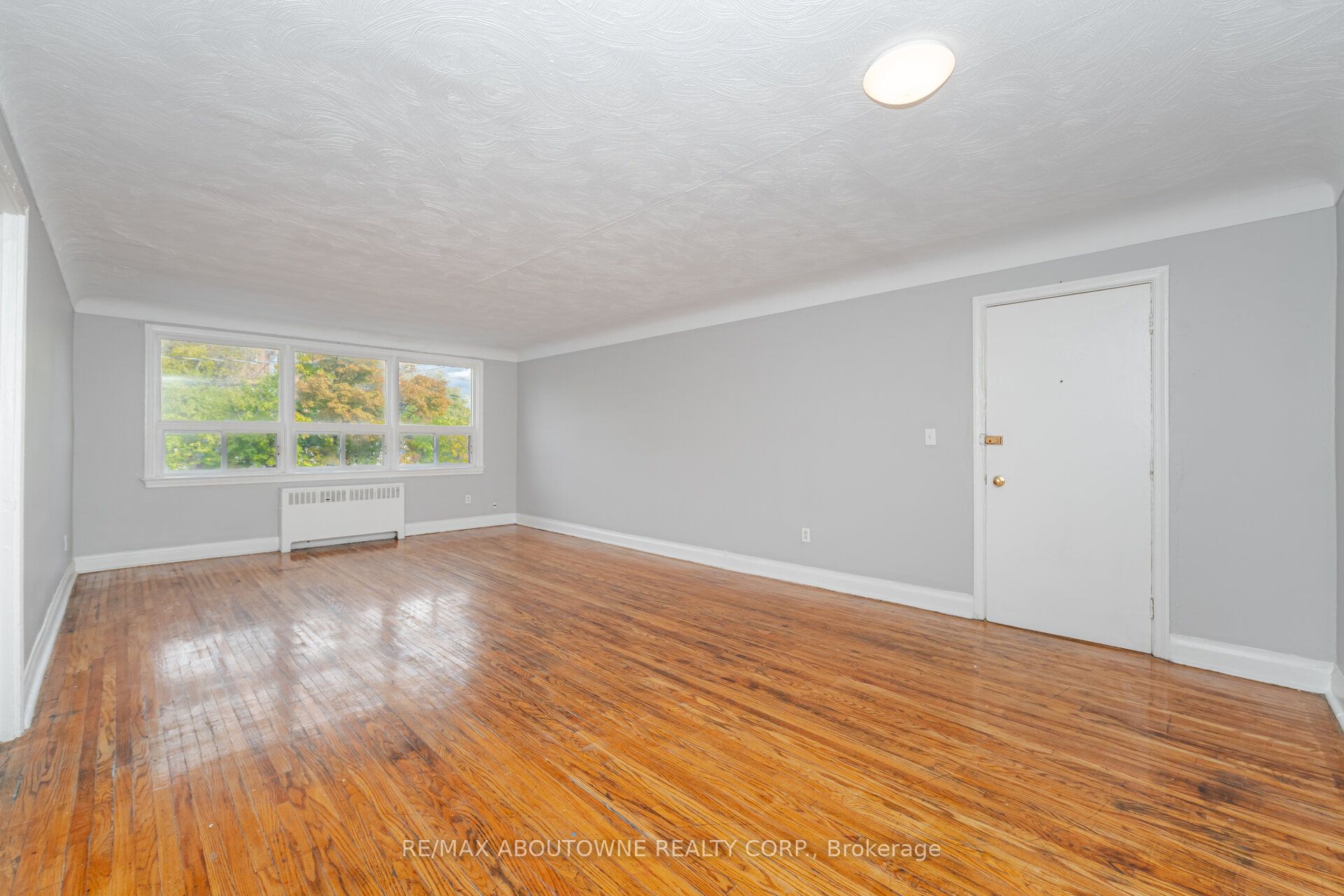 1031 Churchill Avenue E 3 Property Photo 7