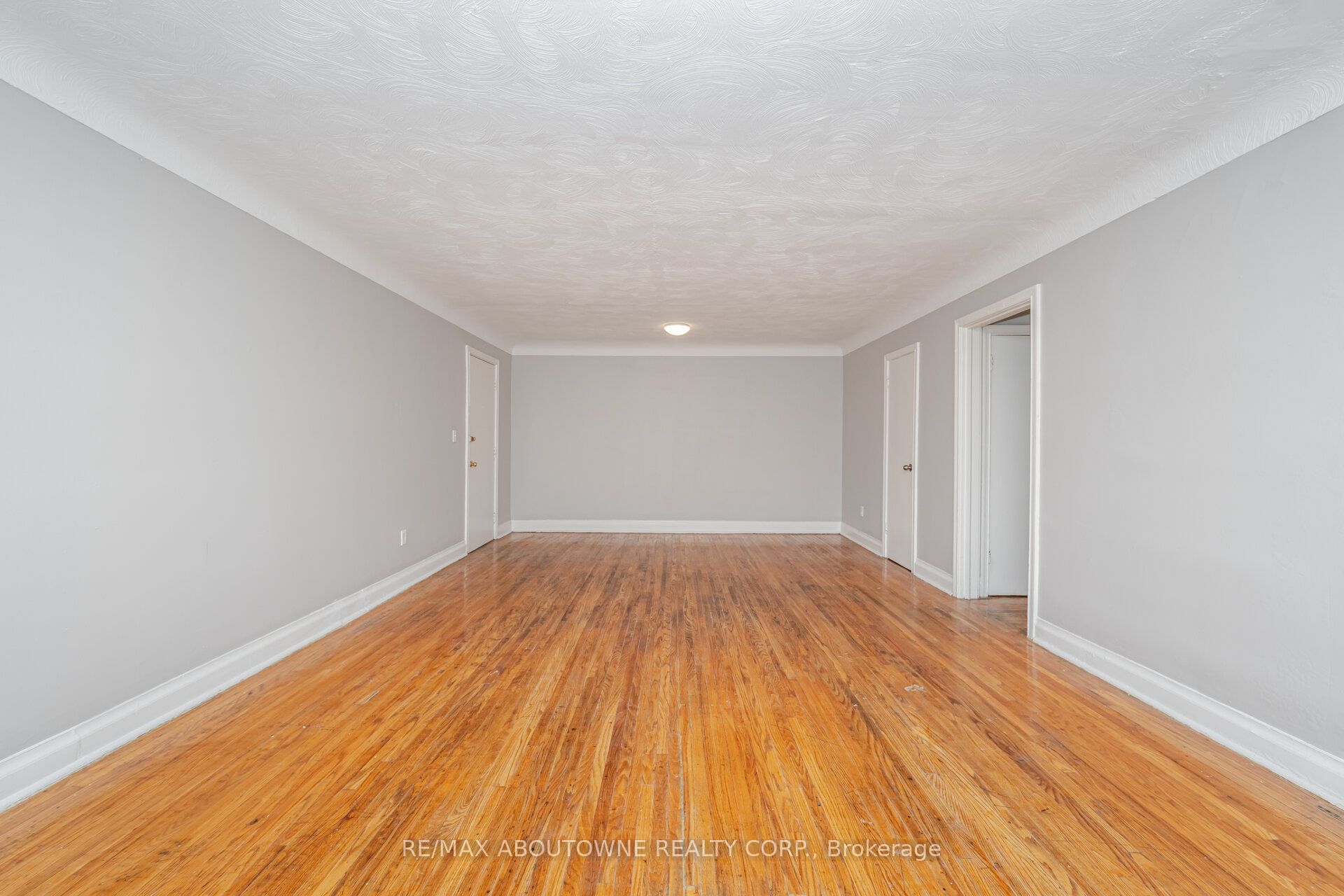 1031 Churchill Avenue E 3 Property Photo 12