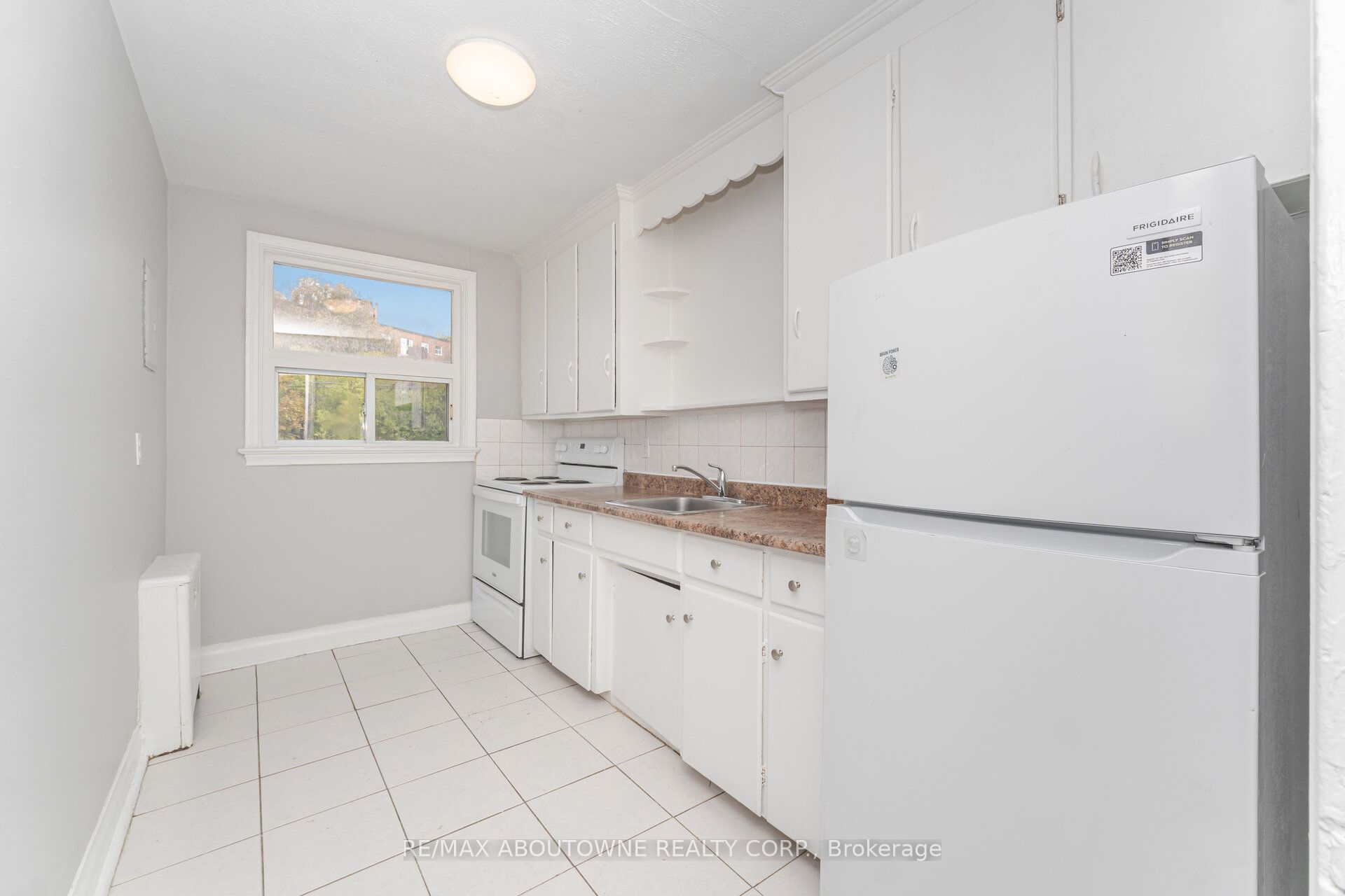 1031 Churchill Avenue E 3 Property Photo 13